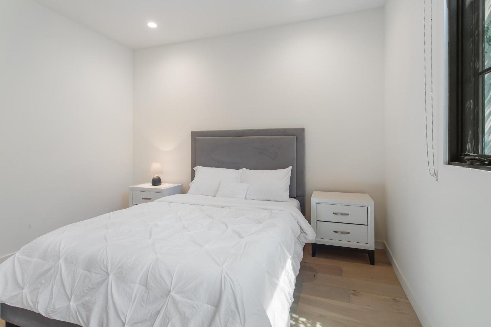 West Side Prime Location 2 Bedroom With Pool Capsule hotel Los Angeles