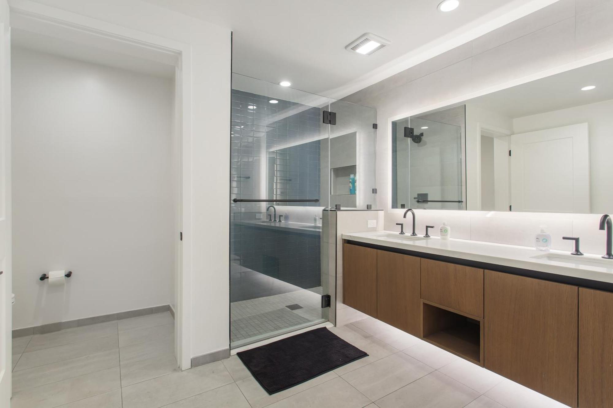 West Side Prime Location 2 Bedroom With Pool