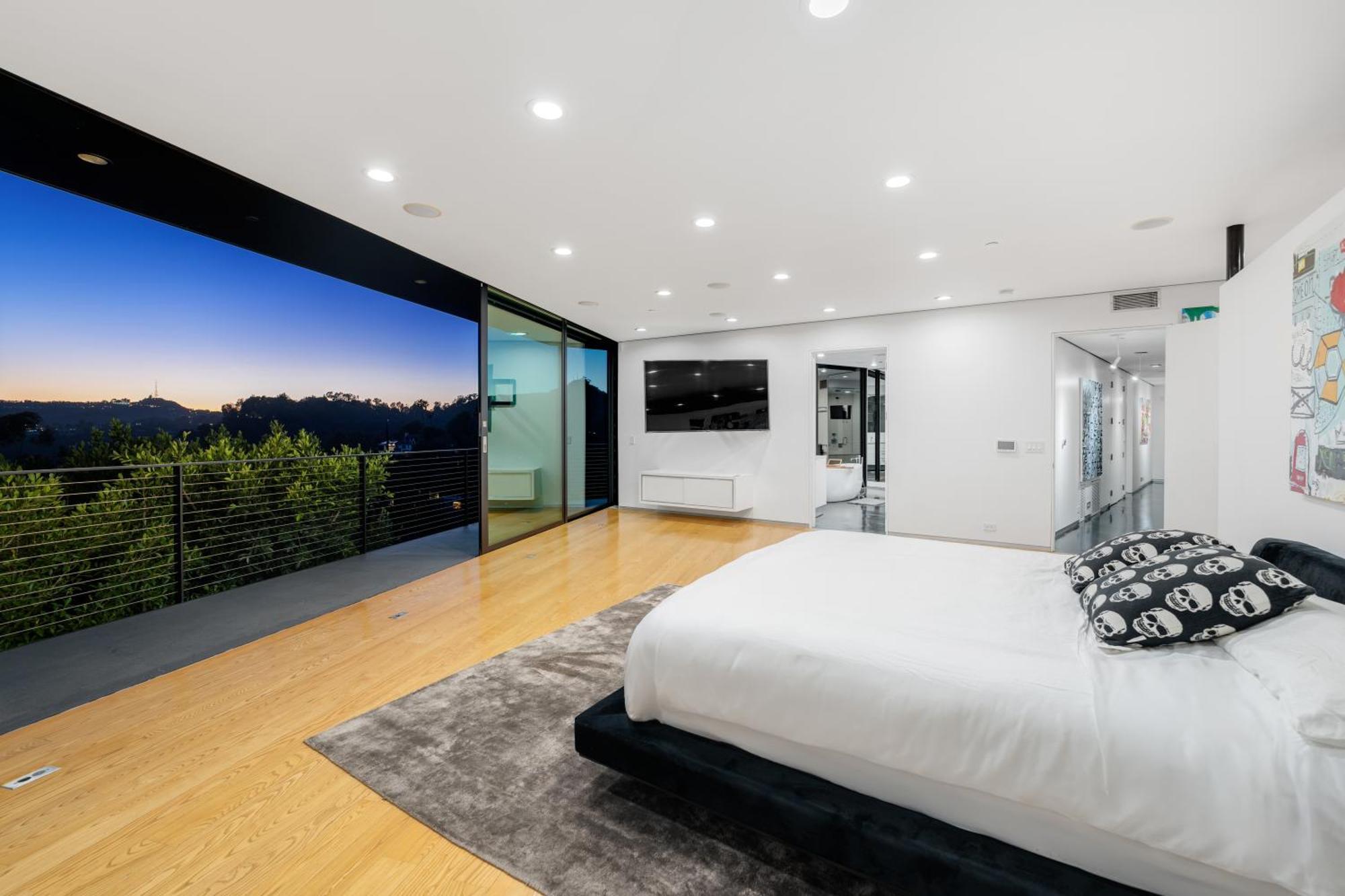 Villa Architectural Masterpiece With Panoramic Views