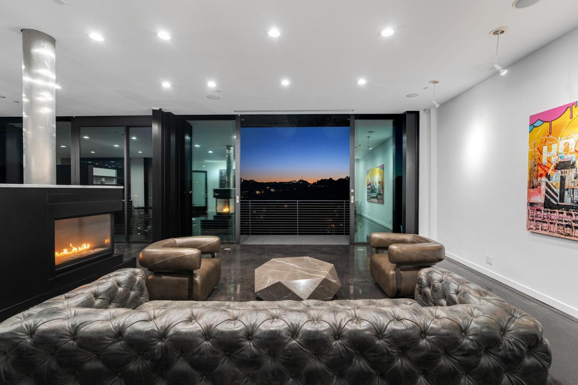 Villa Architectural Masterpiece With Panoramic Views