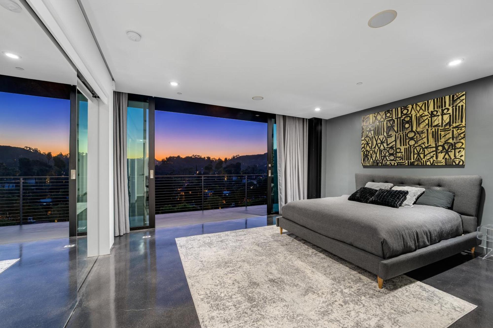 Architectural Masterpiece With Panoramic Views Los Angeles
