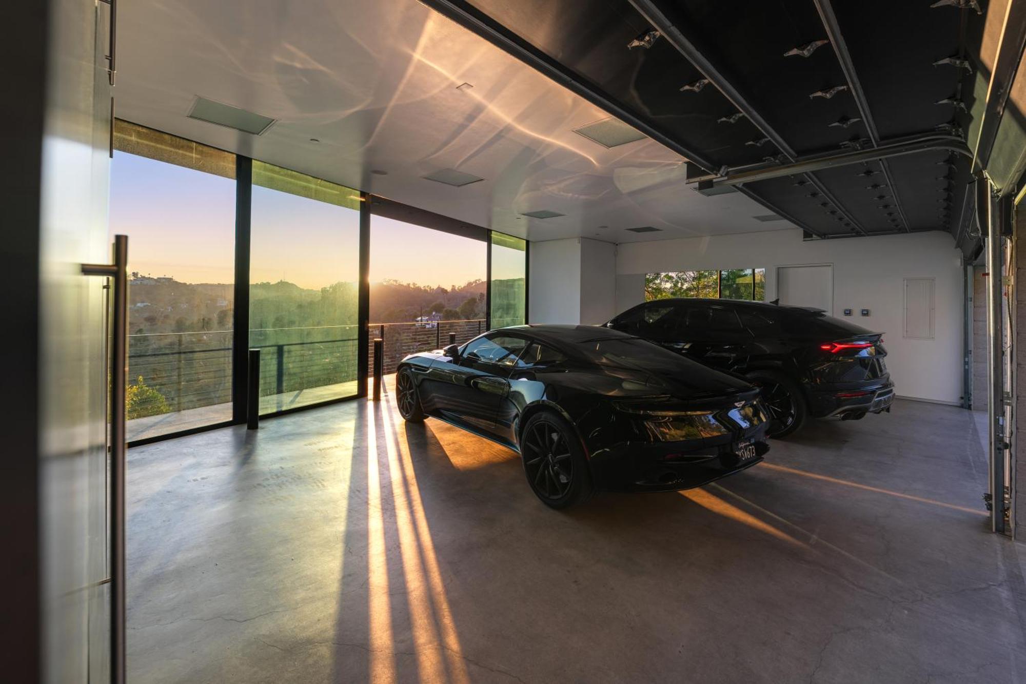 Villa Architectural Masterpiece With Panoramic Views Los Angeles