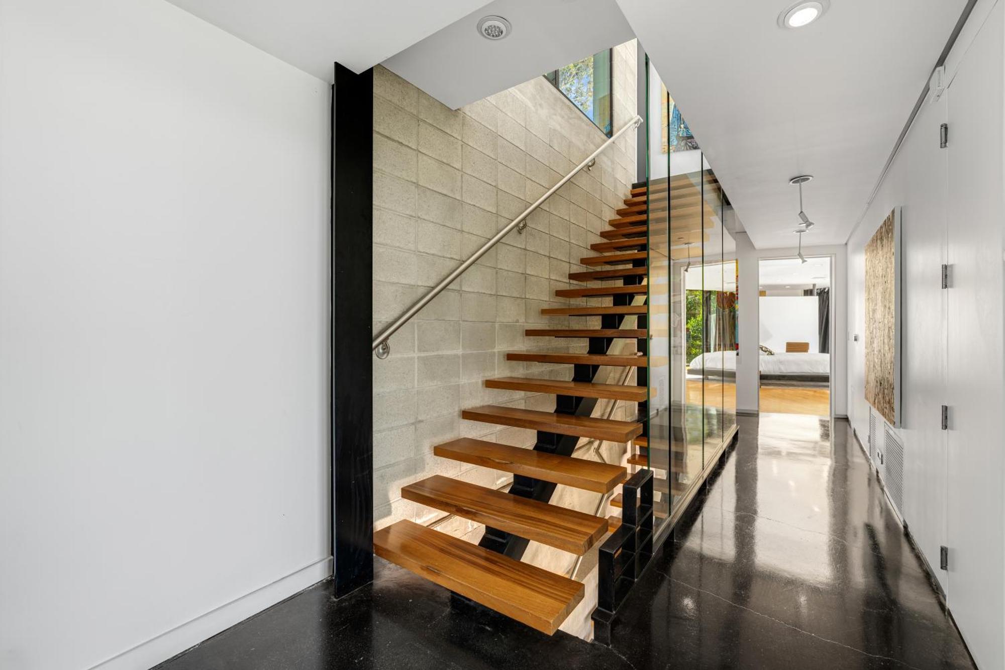 Architectural Masterpiece With Panoramic Views *