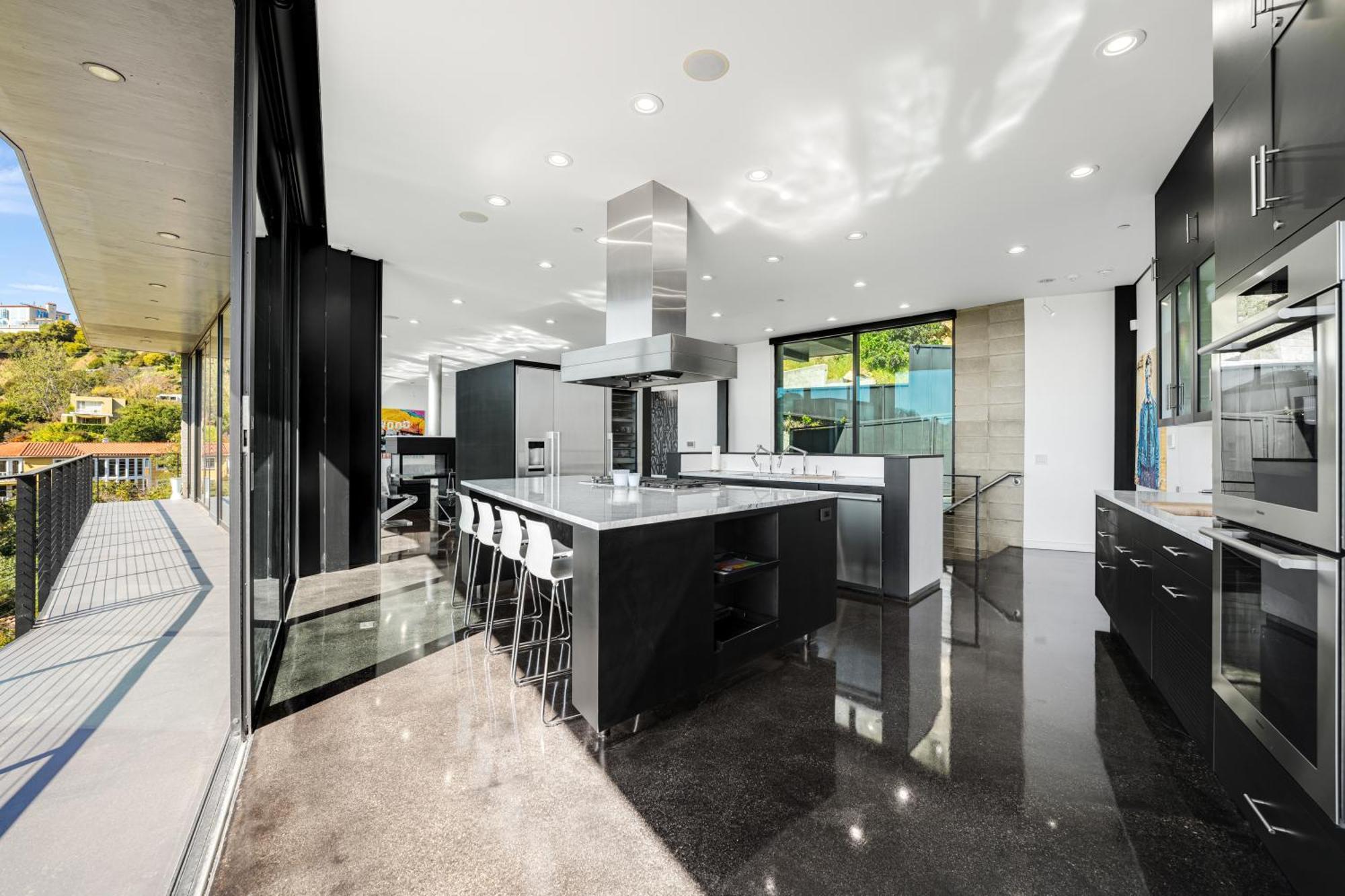 Villa Architectural Masterpiece With Panoramic Views *