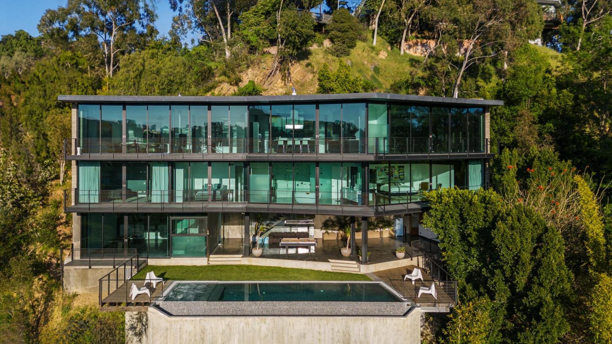 Villa Architectural Masterpiece With Panoramic Views