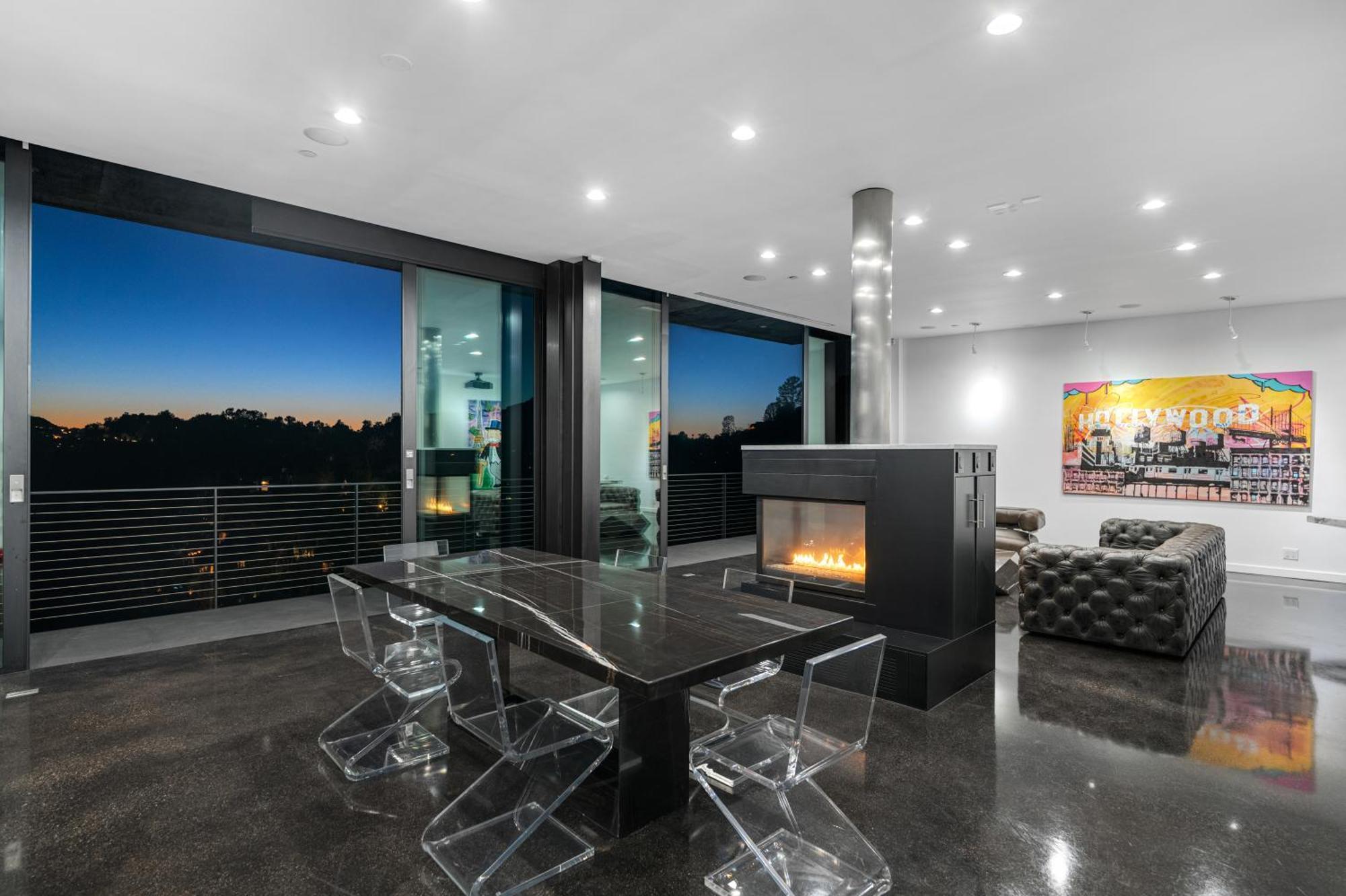 Villa Architectural Masterpiece With Panoramic Views Los Angeles