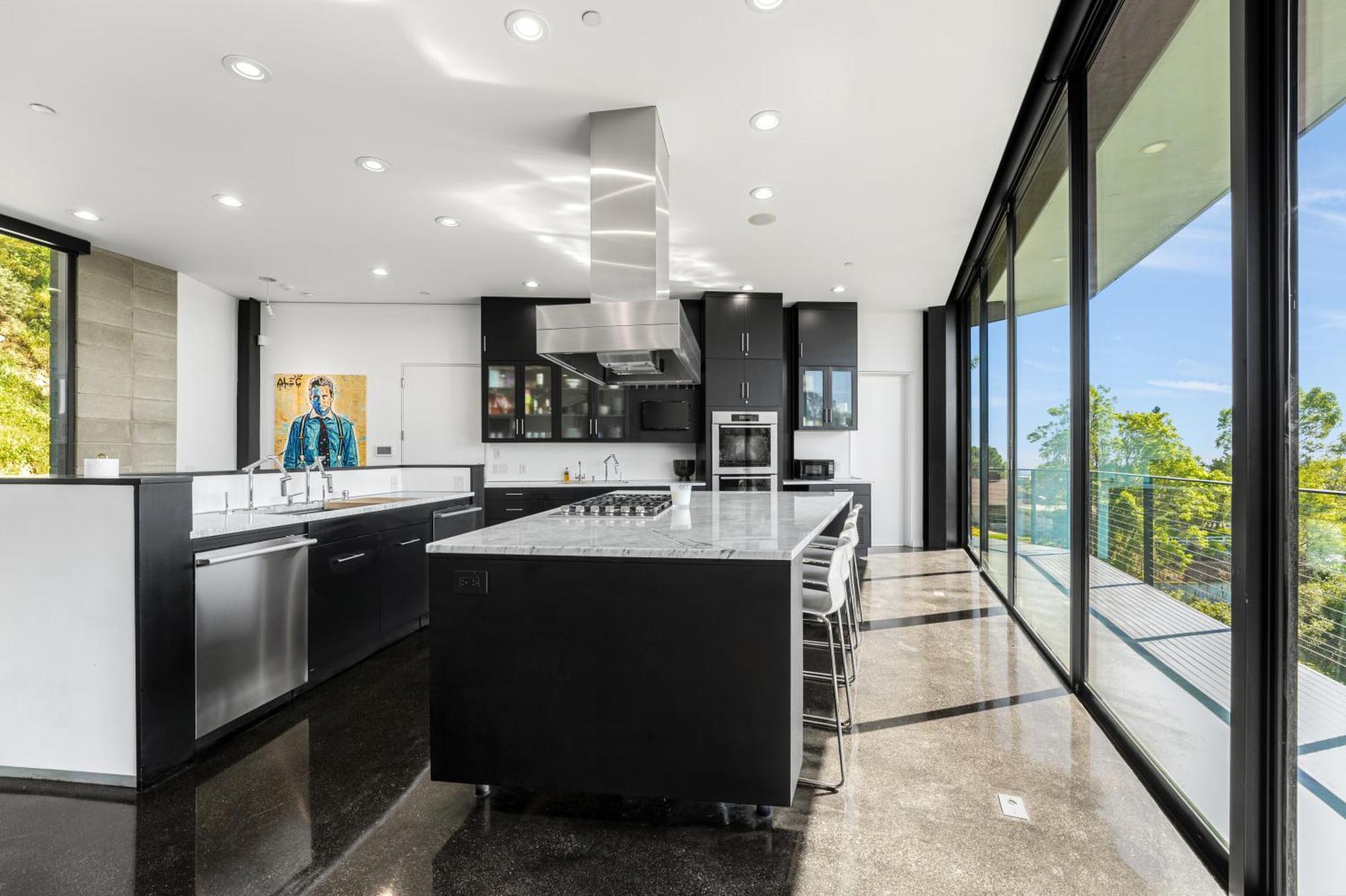 Villa Architectural Masterpiece With Panoramic Views *