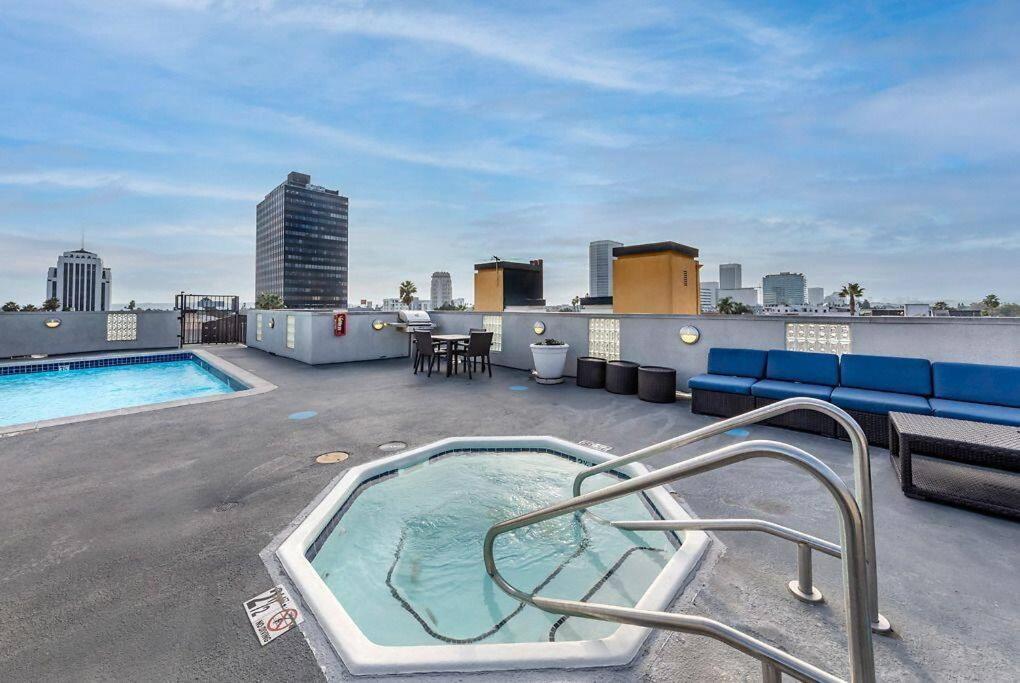 Apartment Travel Haven At Miracle Mile- 110