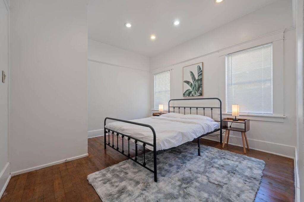 Radiant La Getaway Holiday home *