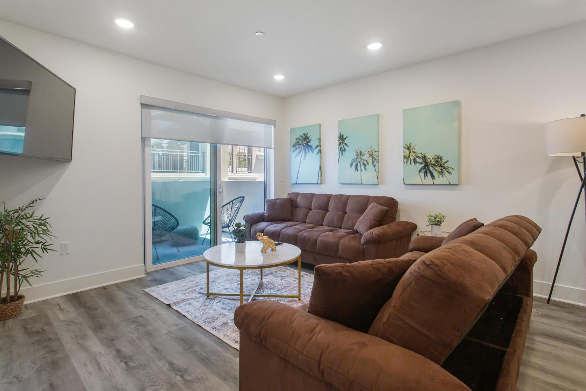 Beverly Hills 2bd 2ba With Free Parking Los Angeles