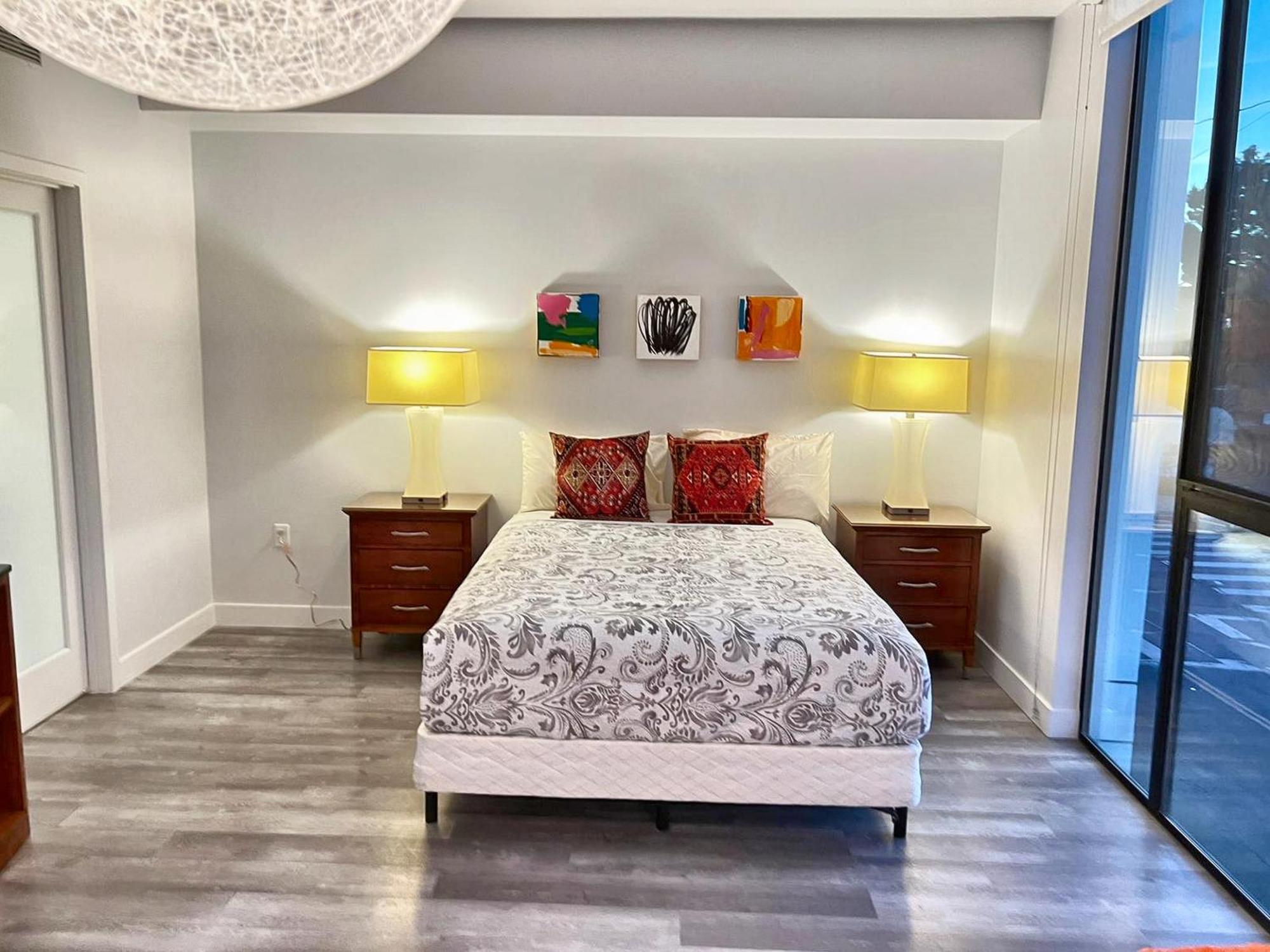 Stayspro - Hollywood Homes Minutes To Everything Spacious And Free Parking *