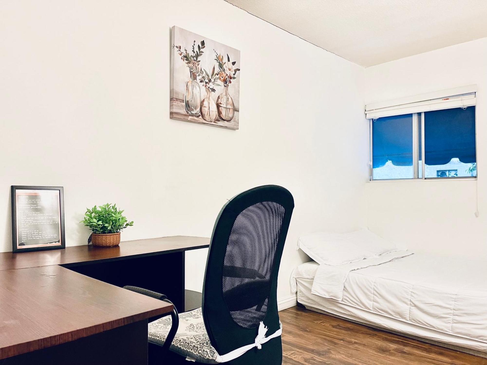 Coastal Comfort In Santa Monica *