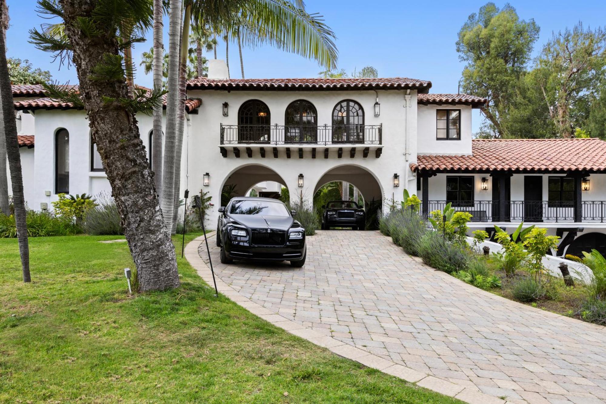 Contemporary Spanish Estate In Beverly Hills