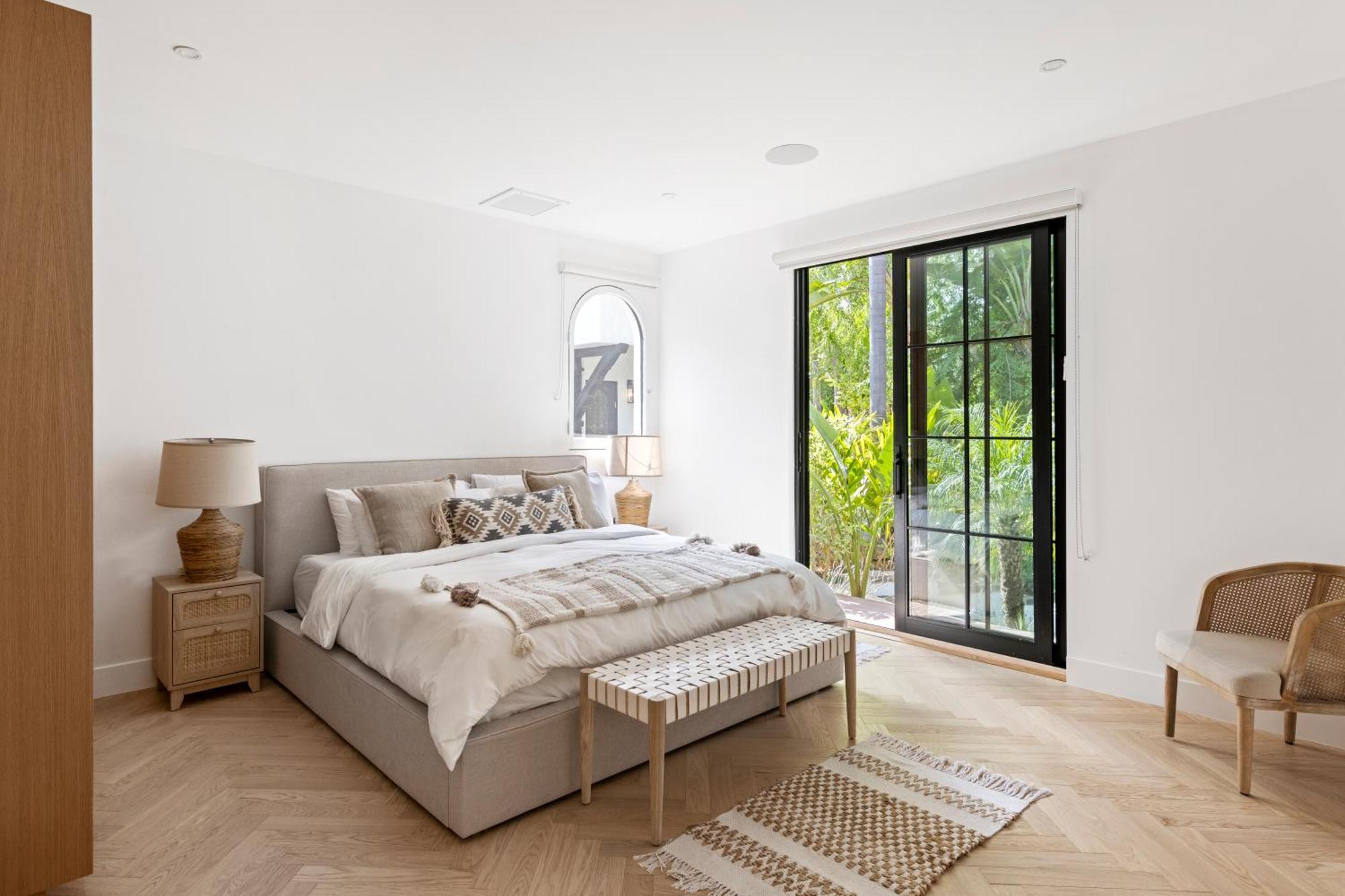 Contemporary Spanish Estate In Beverly Hills Los Angeles
