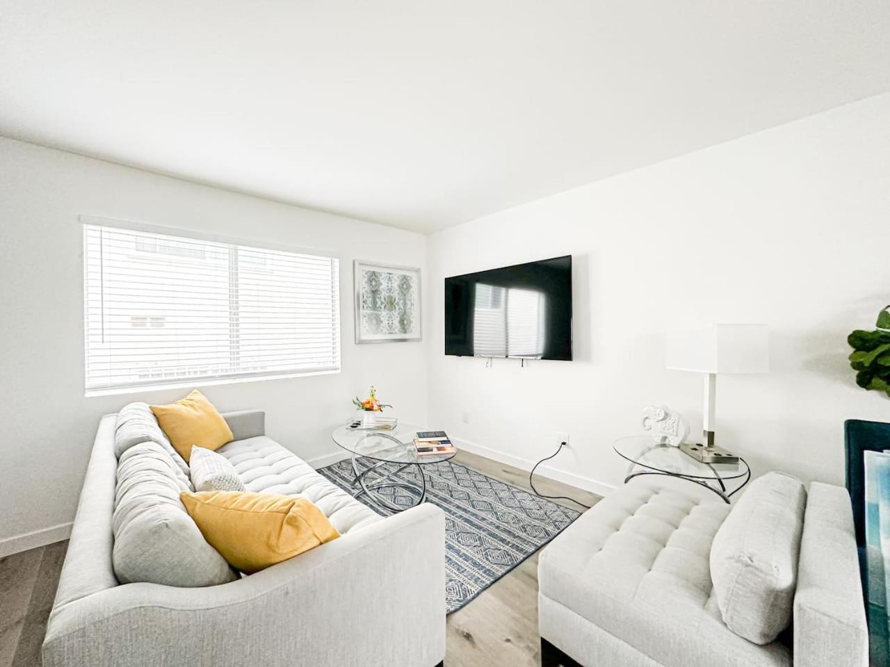 Charming 2-br, 2-story In Heart Of La - Br4