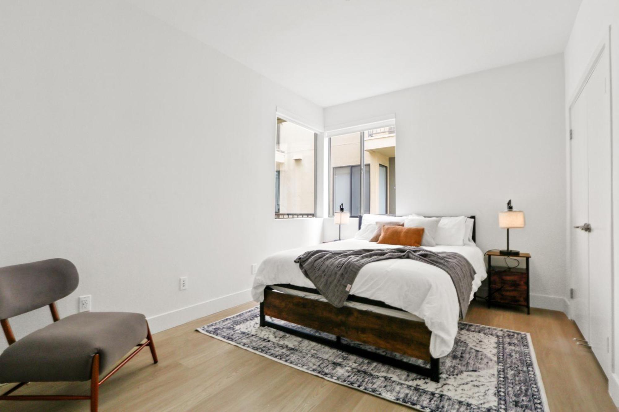 Splendid 2br, 2ba 12 Min Walk To Sm Pier! Los Angeles