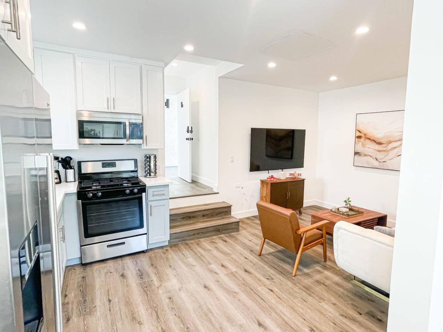 Holiday home Warm And Welcoming Space In Hollywood-br16-bh Los Angeles