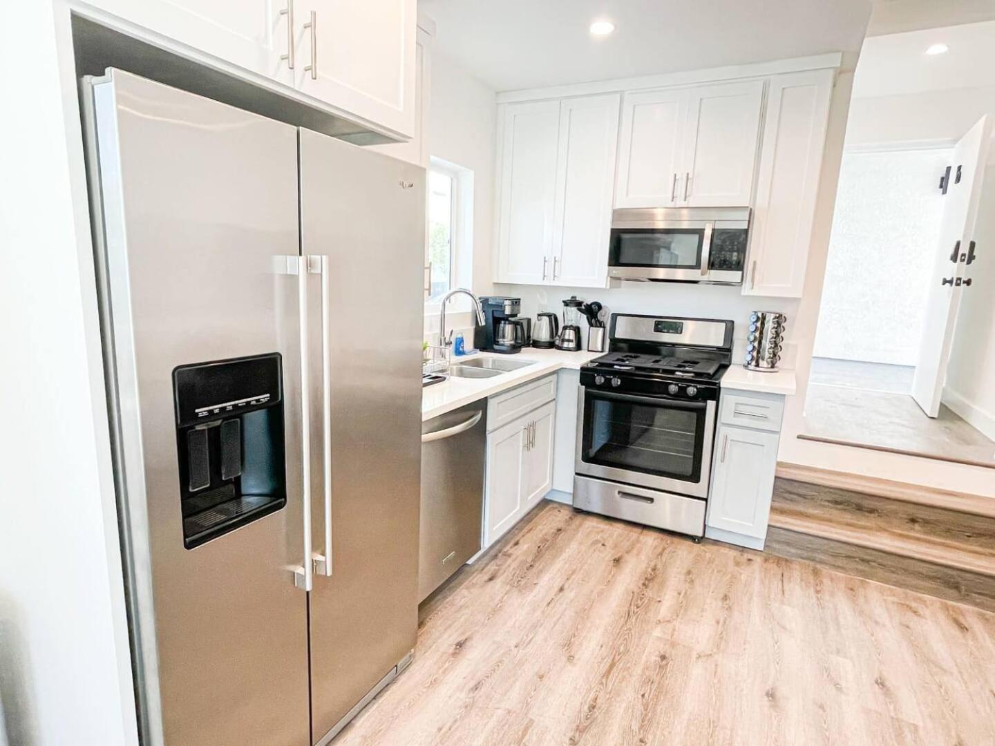 Holiday home Warm And Welcoming Space In Hollywood-br16-bh