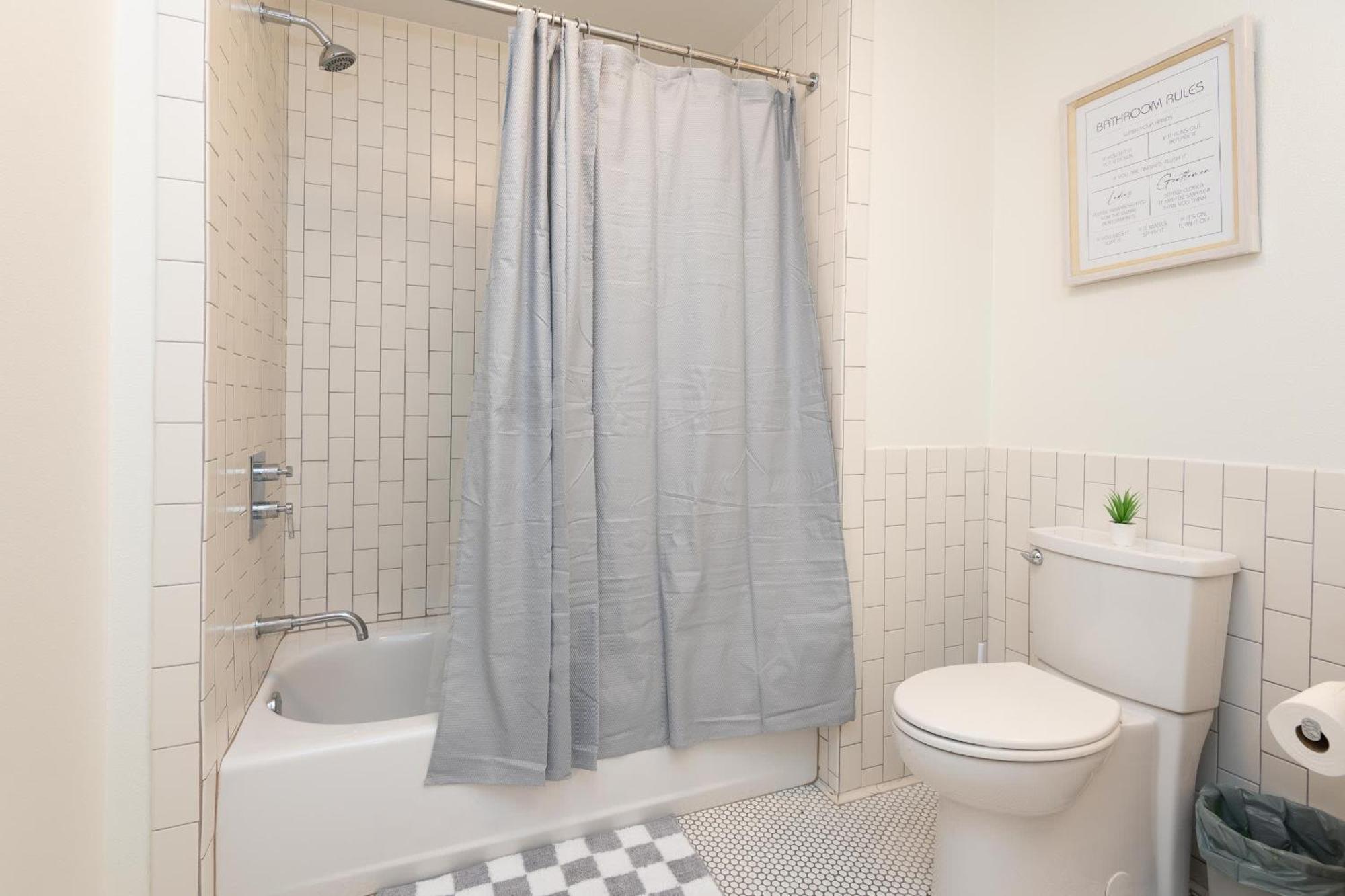Hollywood Walk Of Fame Free Parking Pool Hot Tub Apartment Los Angeles