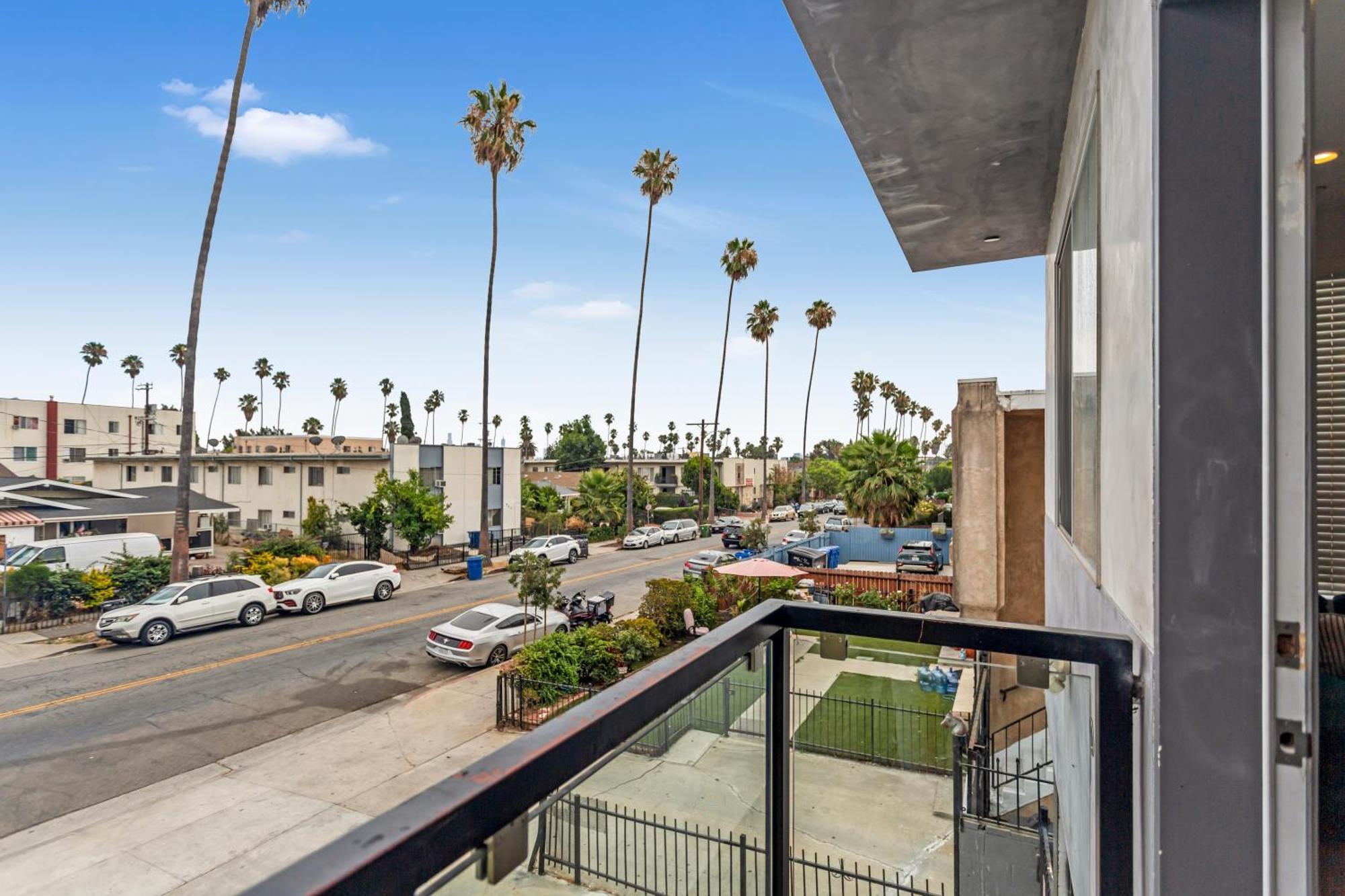 Serenity Escapes Hollywood Hotel *