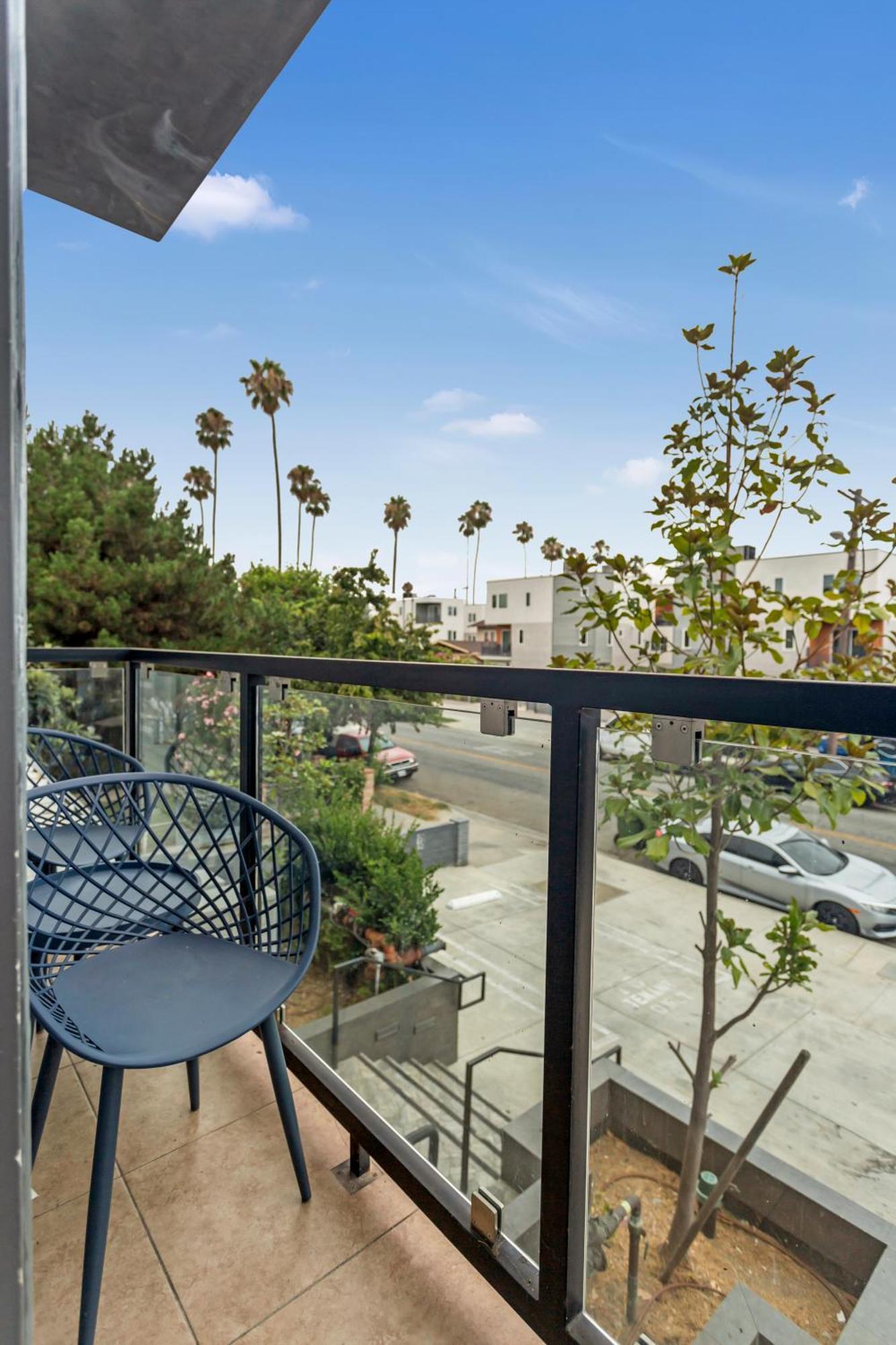 Serenity Escapes Hollywood Hotel Los Angeles