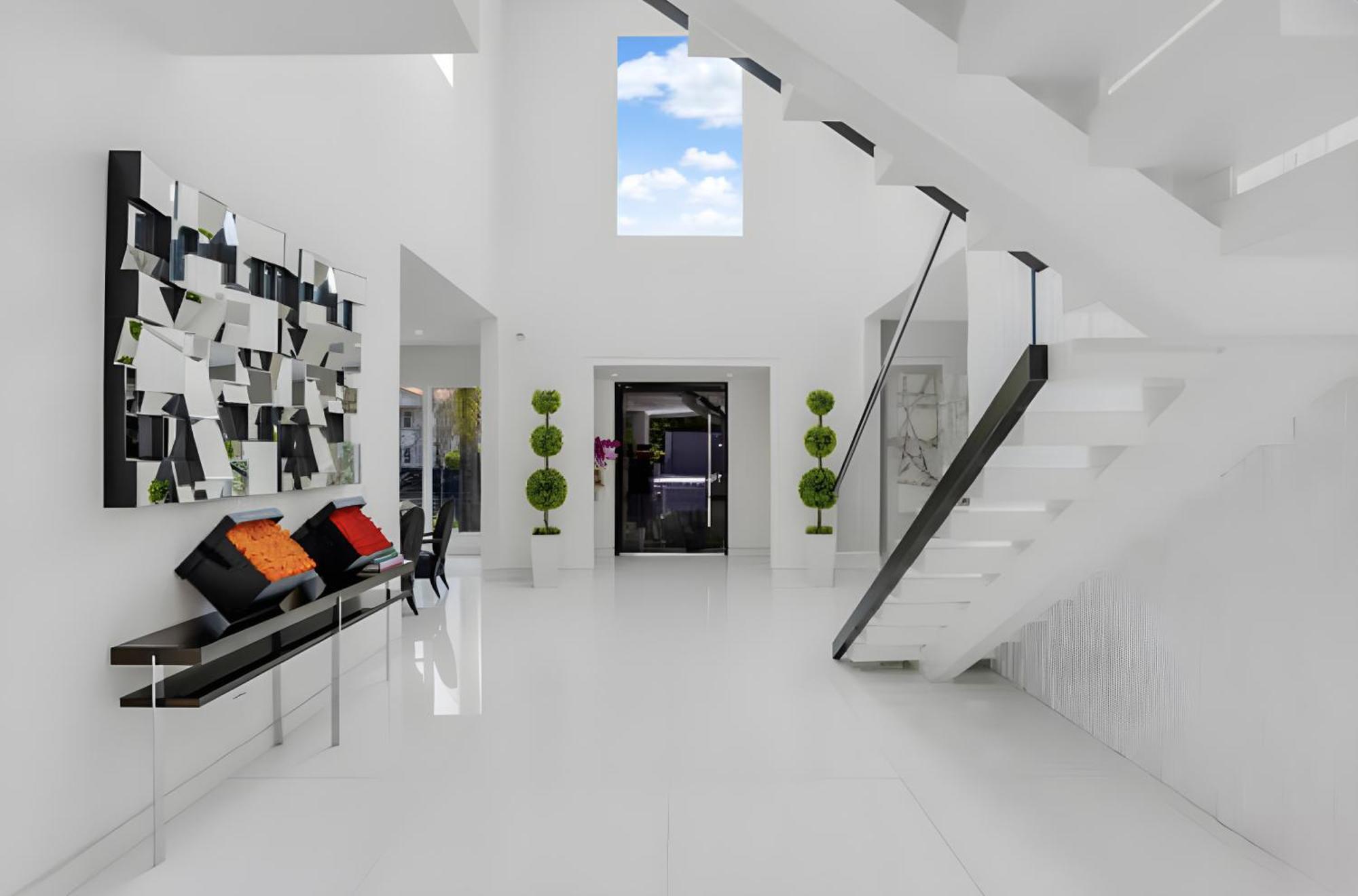 Sleek Grand In Beverly Hills Villa Los Angeles