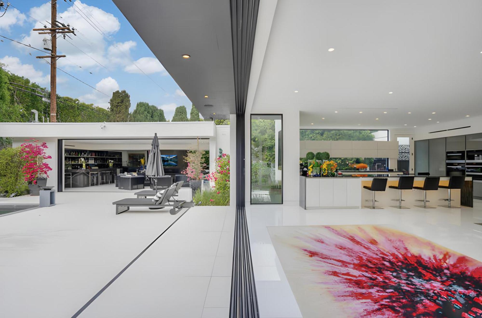 Villa Sleek Grand In Beverly Hills Los Angeles