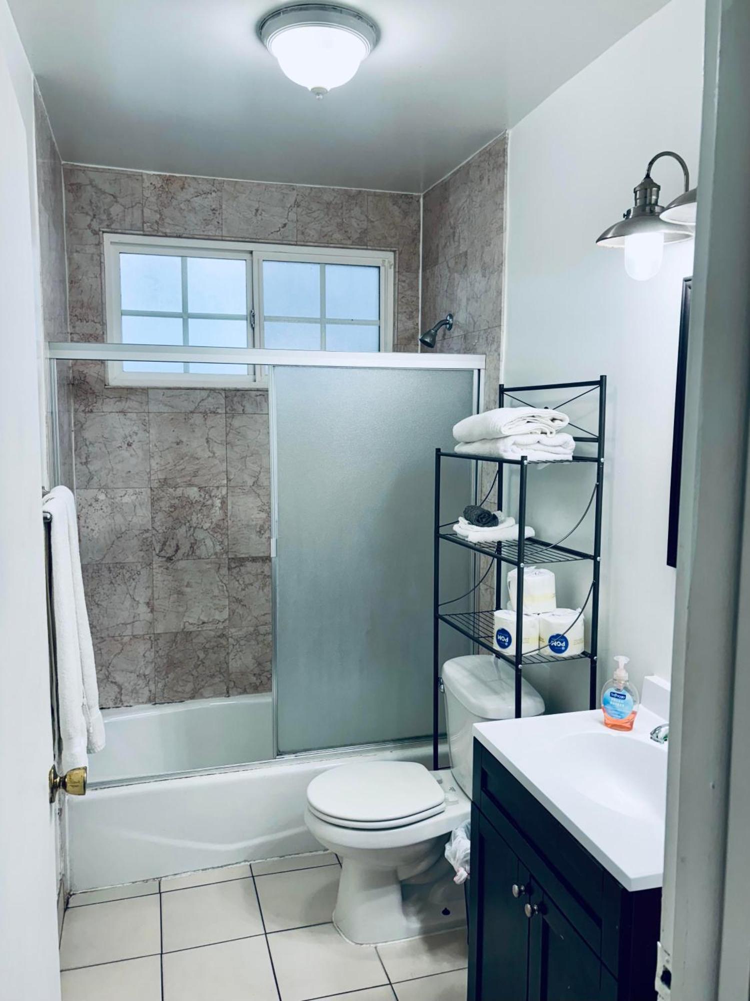 Apartamento Modern, 1 Bed Condo, Downtown Century