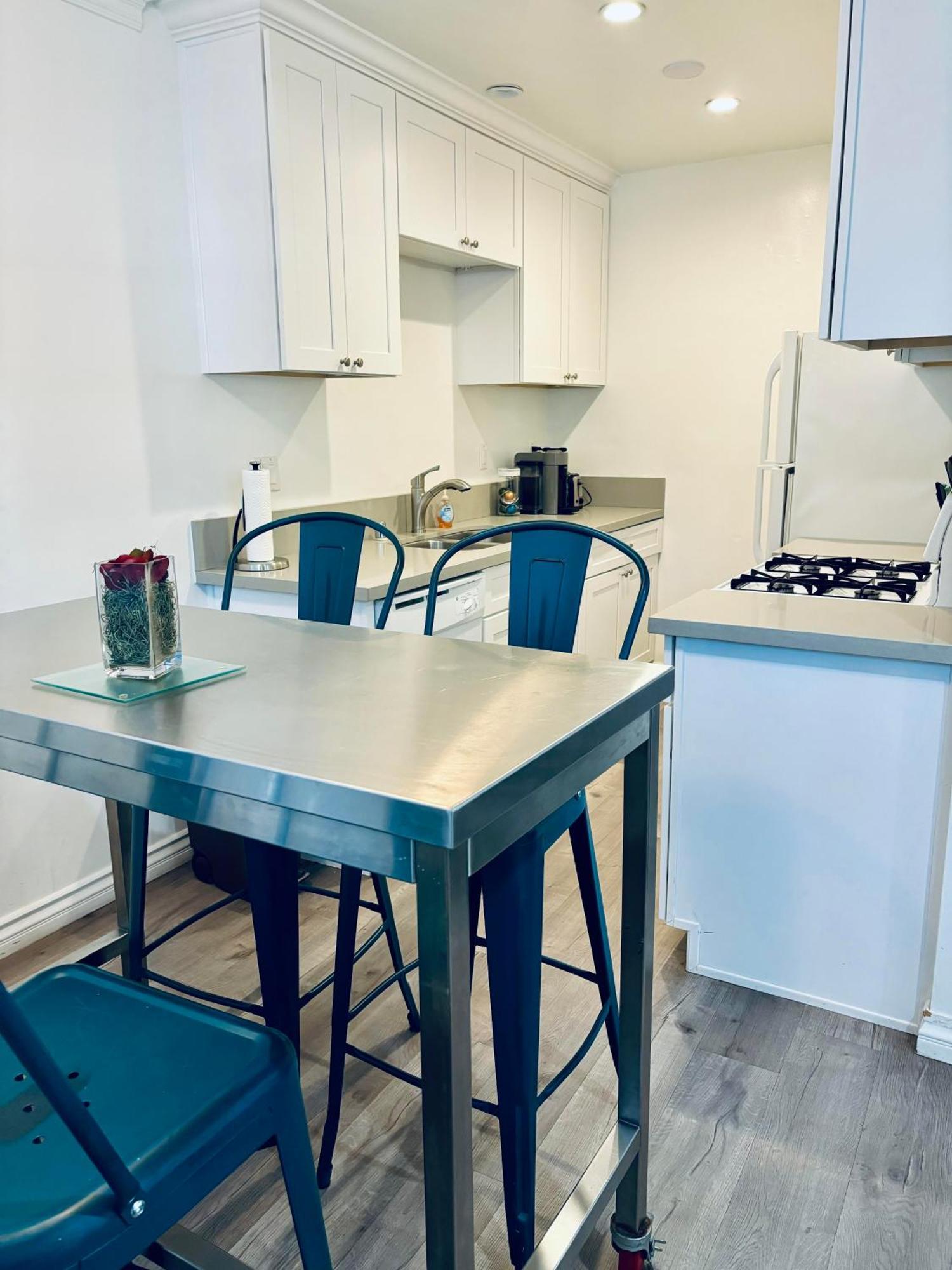 Modern, 1 Bed Condo, Downtown Century Los Angeles