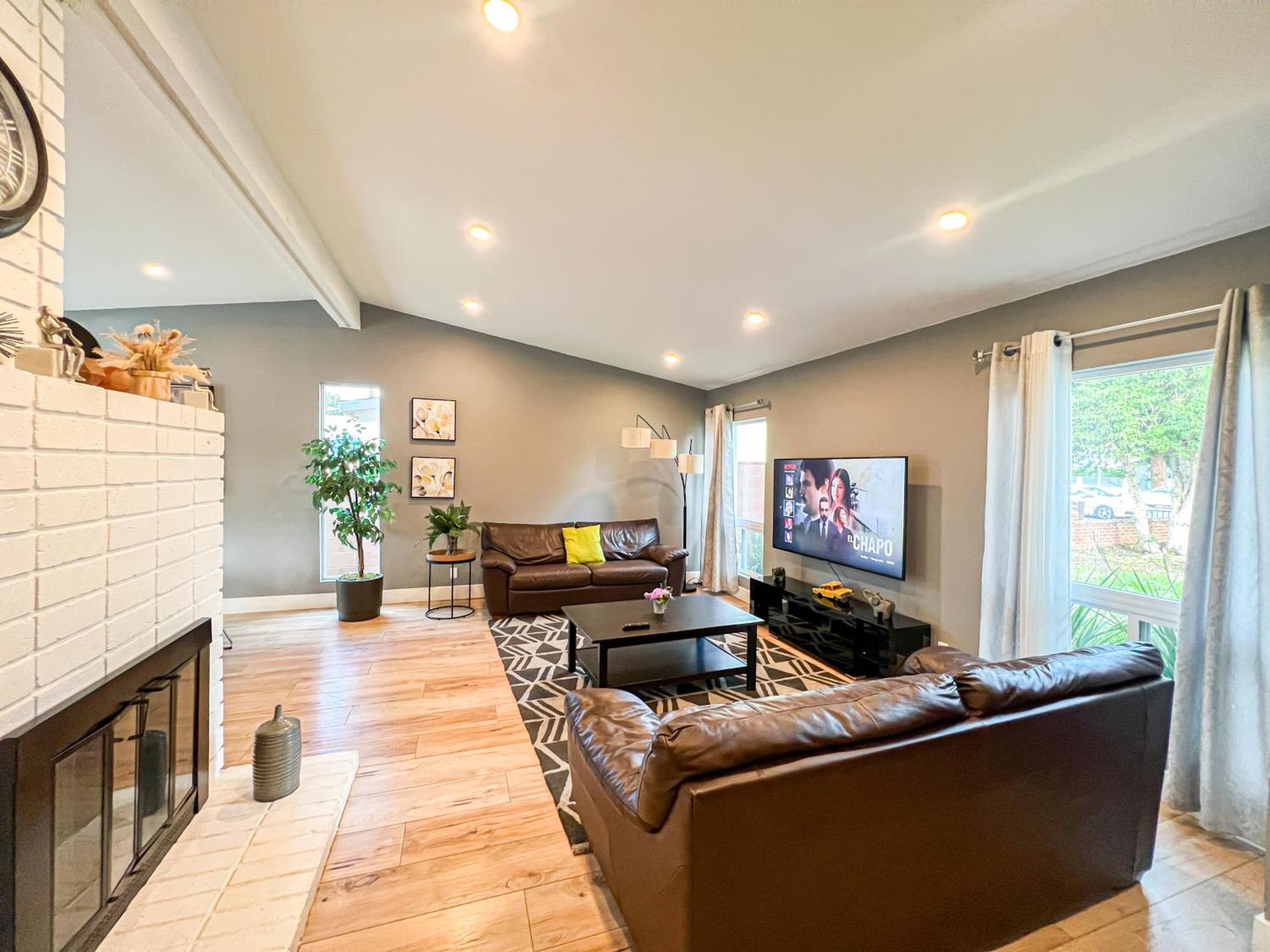Holiday home Luxurious House W Pool-prime Location Los Angeles