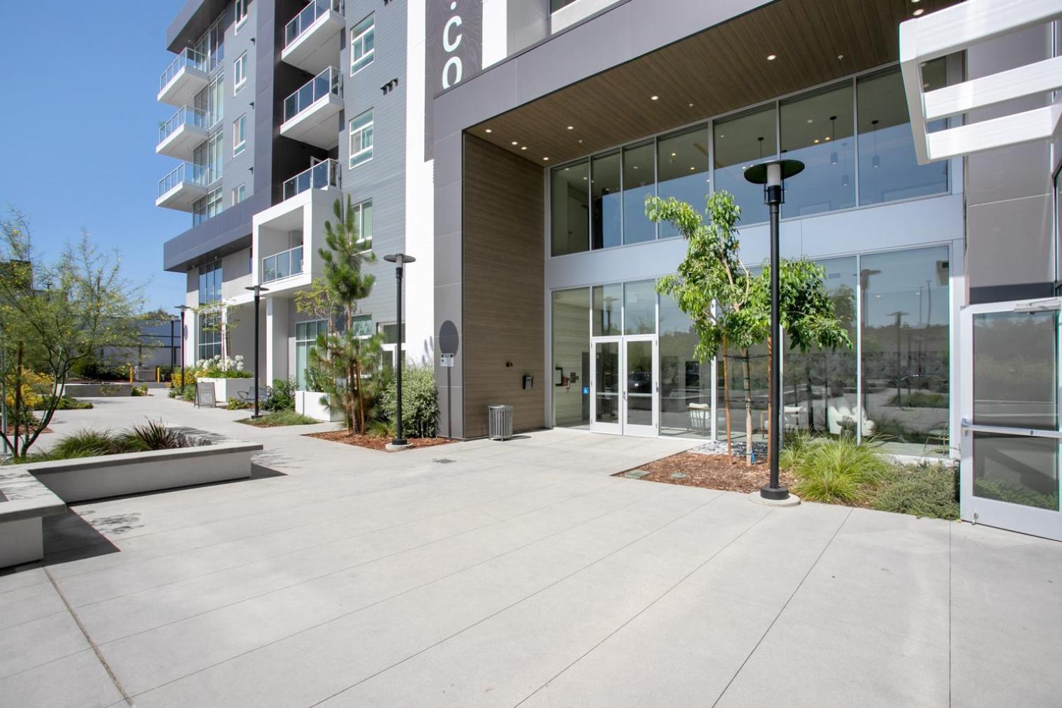 Apartment Woodland Hills W Gym Pool Nr 101 Lax-830 *