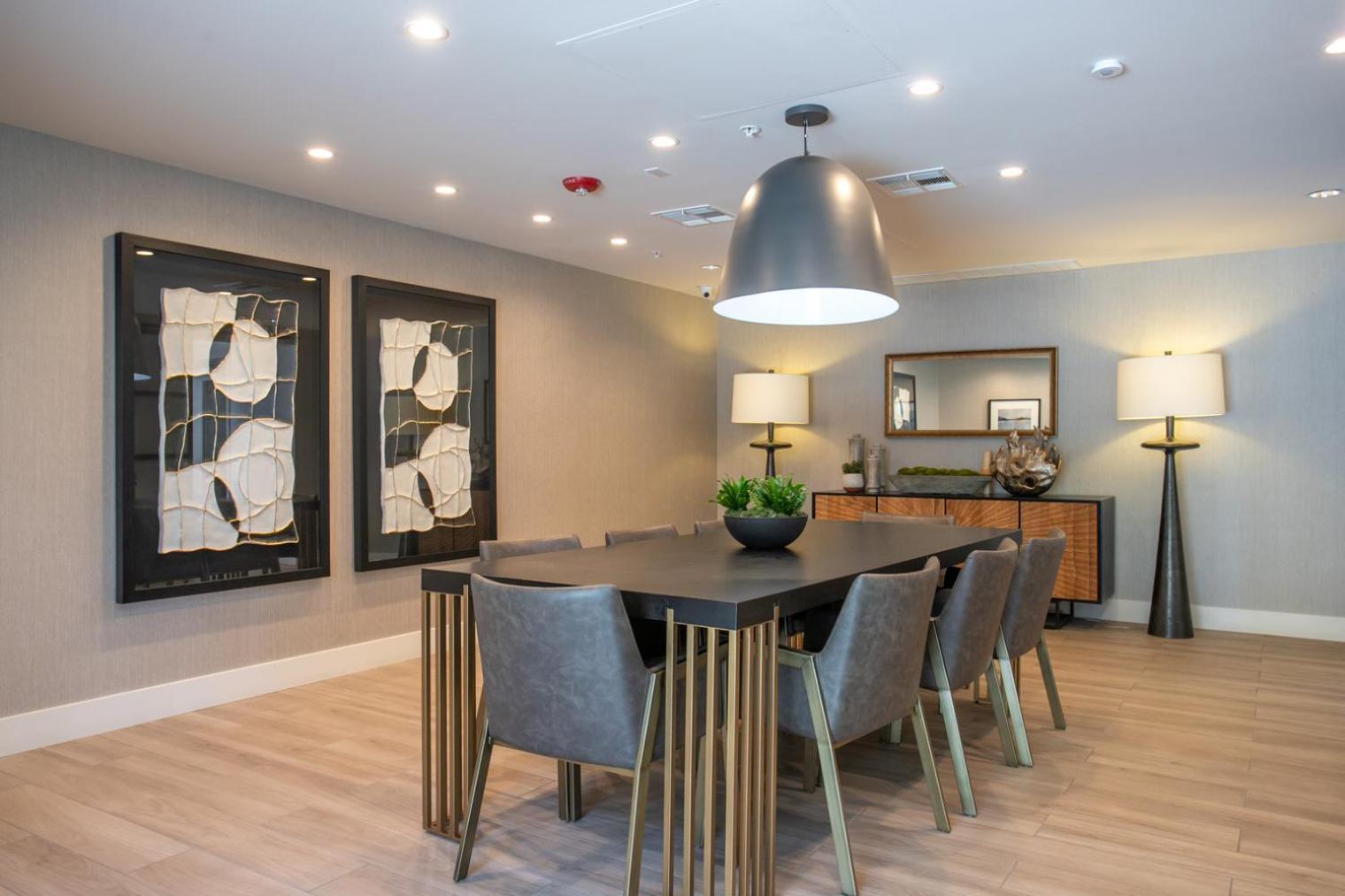 Woodland Hills W Gym Pool Nr 101 Lax-830 Los Angeles
