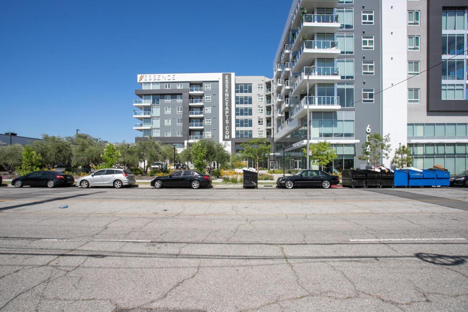Woodland Hills W Gym Pool Nr 101 Lax-830 Los Angeles
