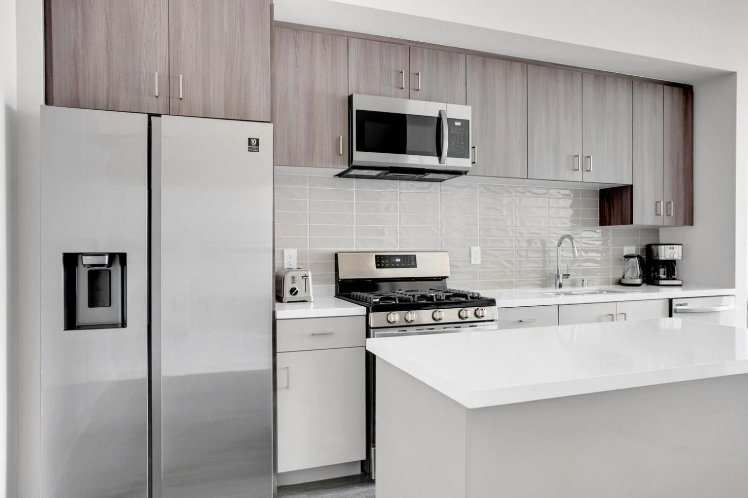 Woodland Hills W Gym Pool Nr 101 Lax-830 Apartment *
