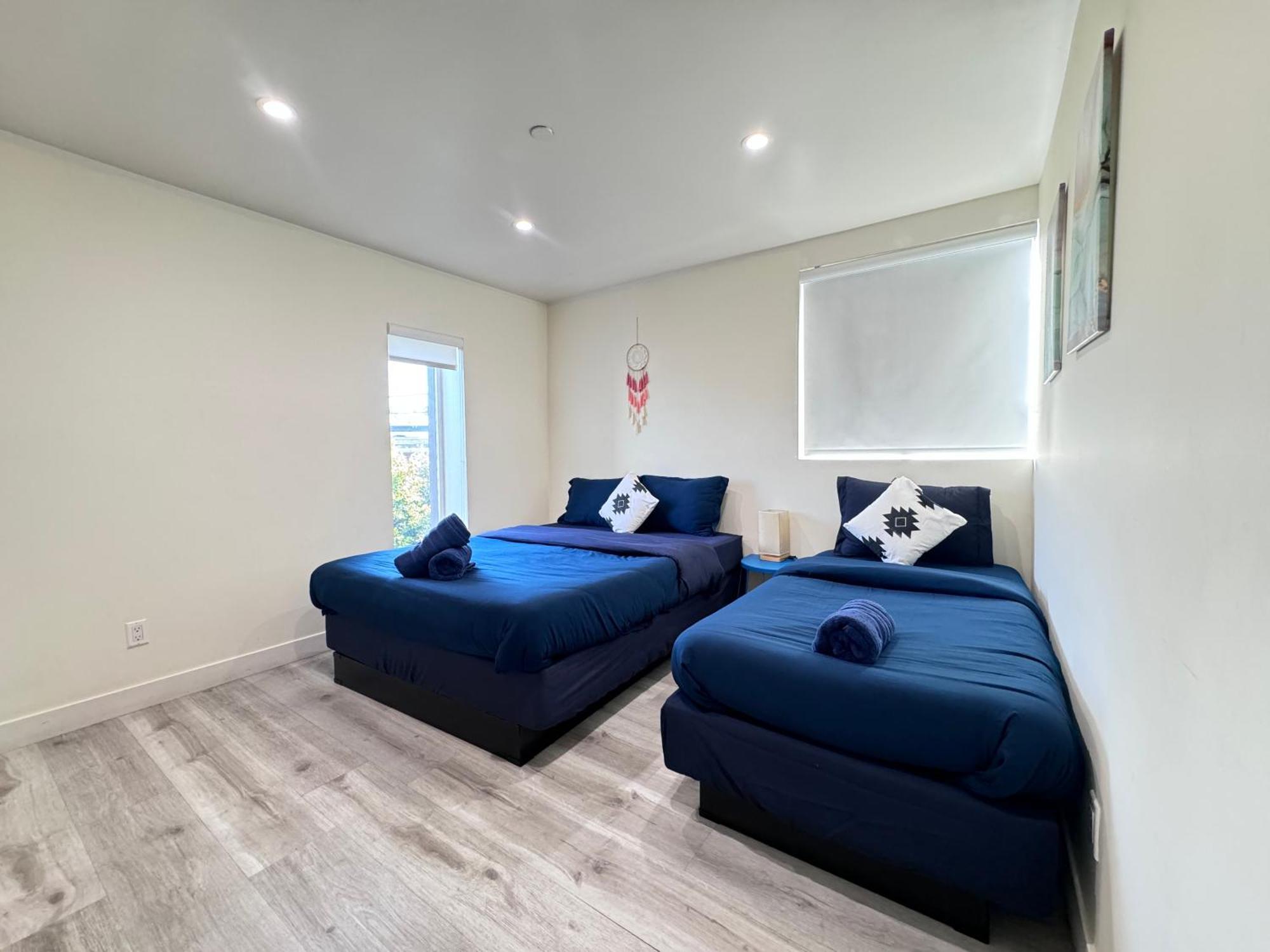 Cozy Chamber 3 Bedroom Hollywood Townhouse * Los Angeles