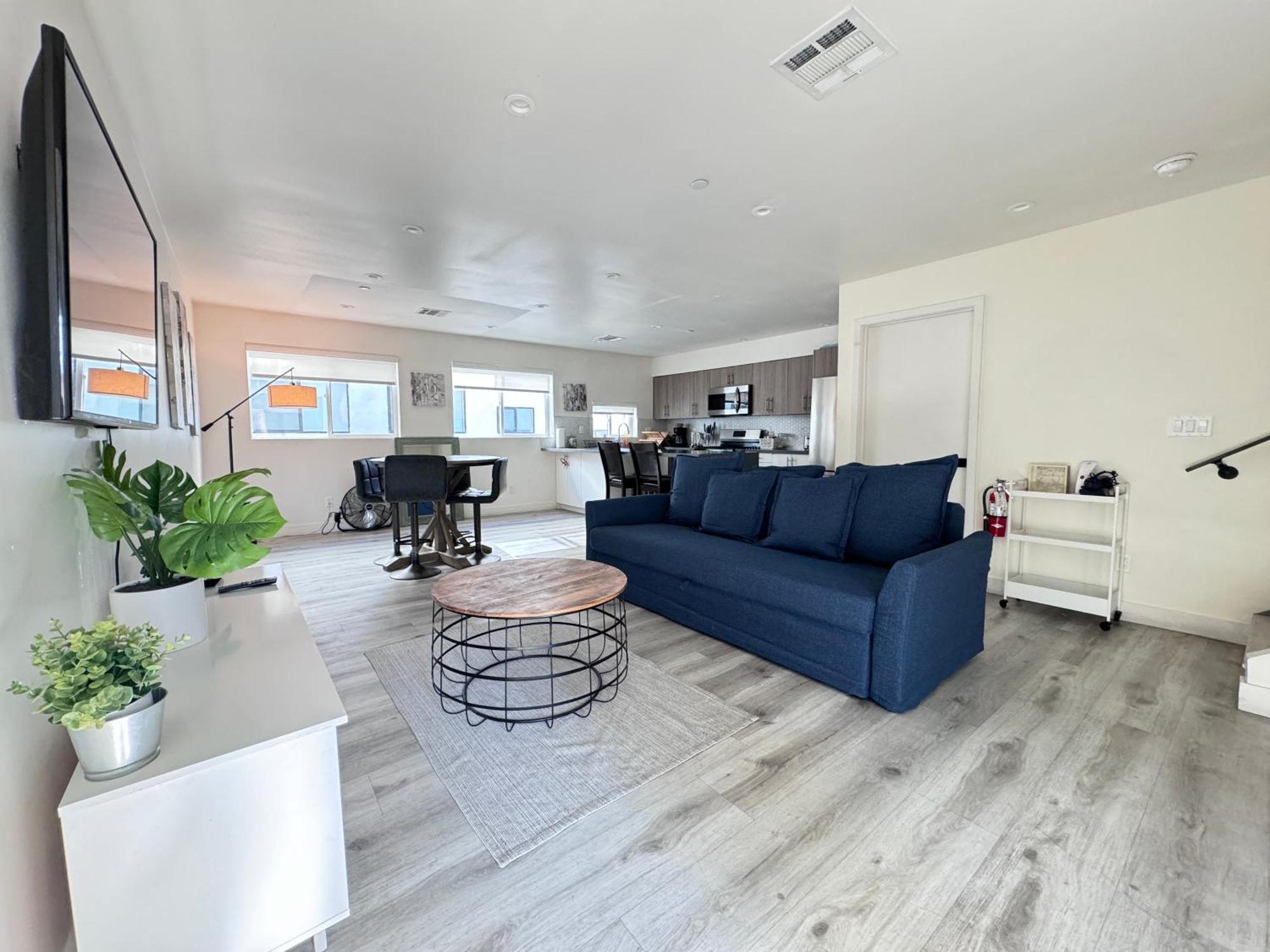 Cozy Chamber 3 Bedroom Hollywood Townhouse Holiday home Los Angeles
