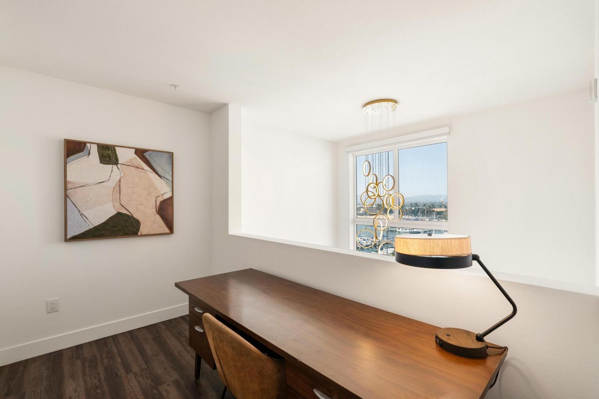 Sky-high Elegance Waterfront Penthouse 4 Beds Apartment