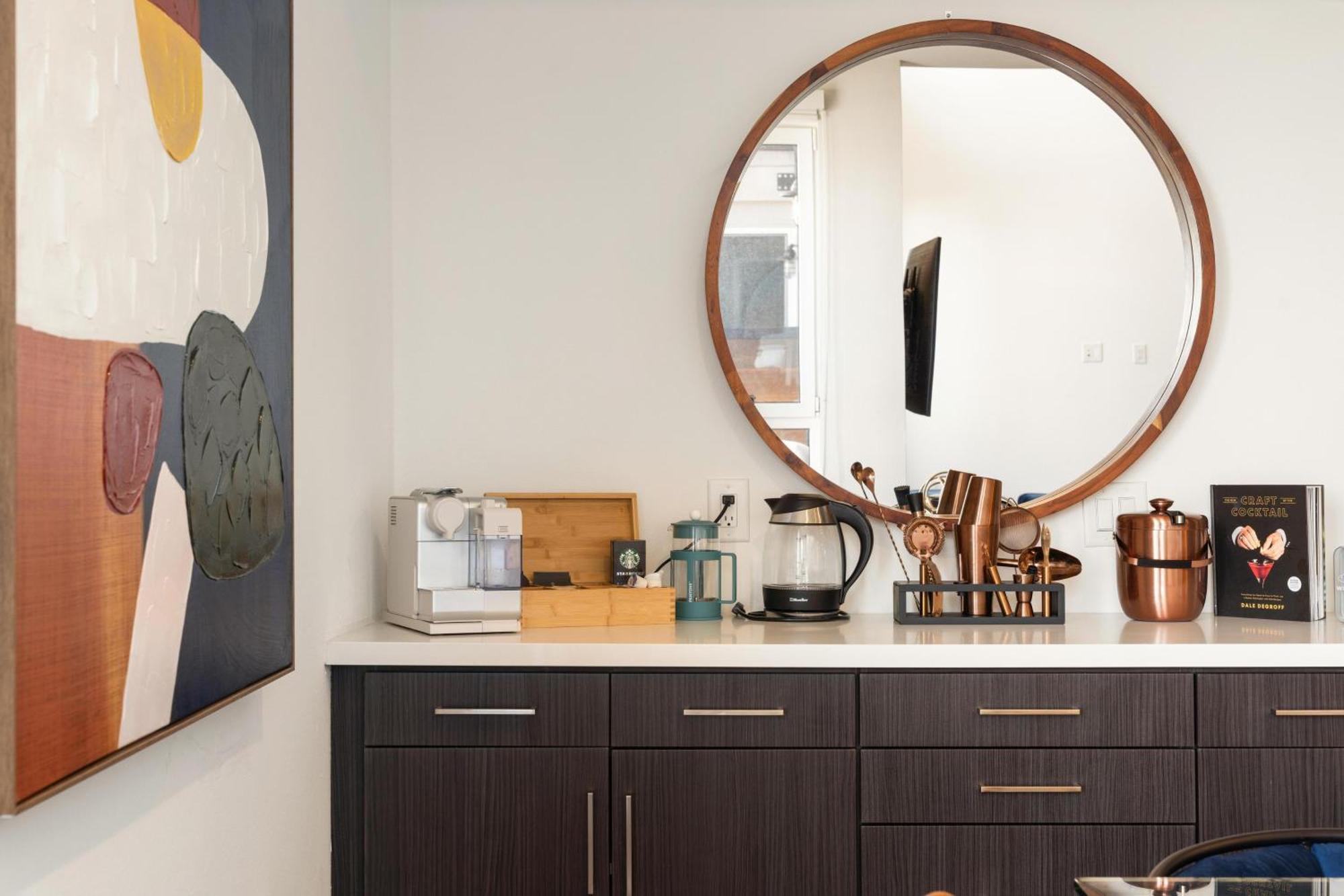 Sky-high Elegance Waterfront Penthouse 4 Beds