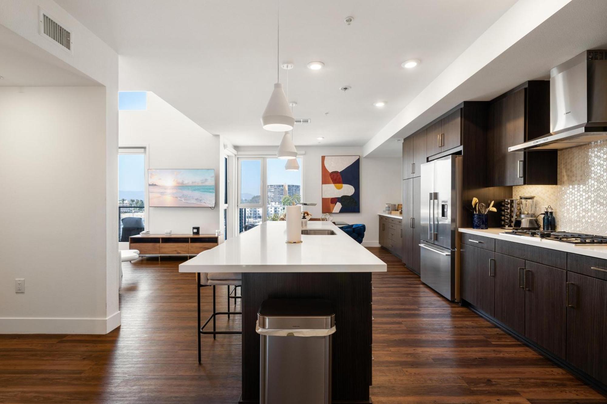 Apartment Sky-high Elegance Waterfront Penthouse 4 Beds