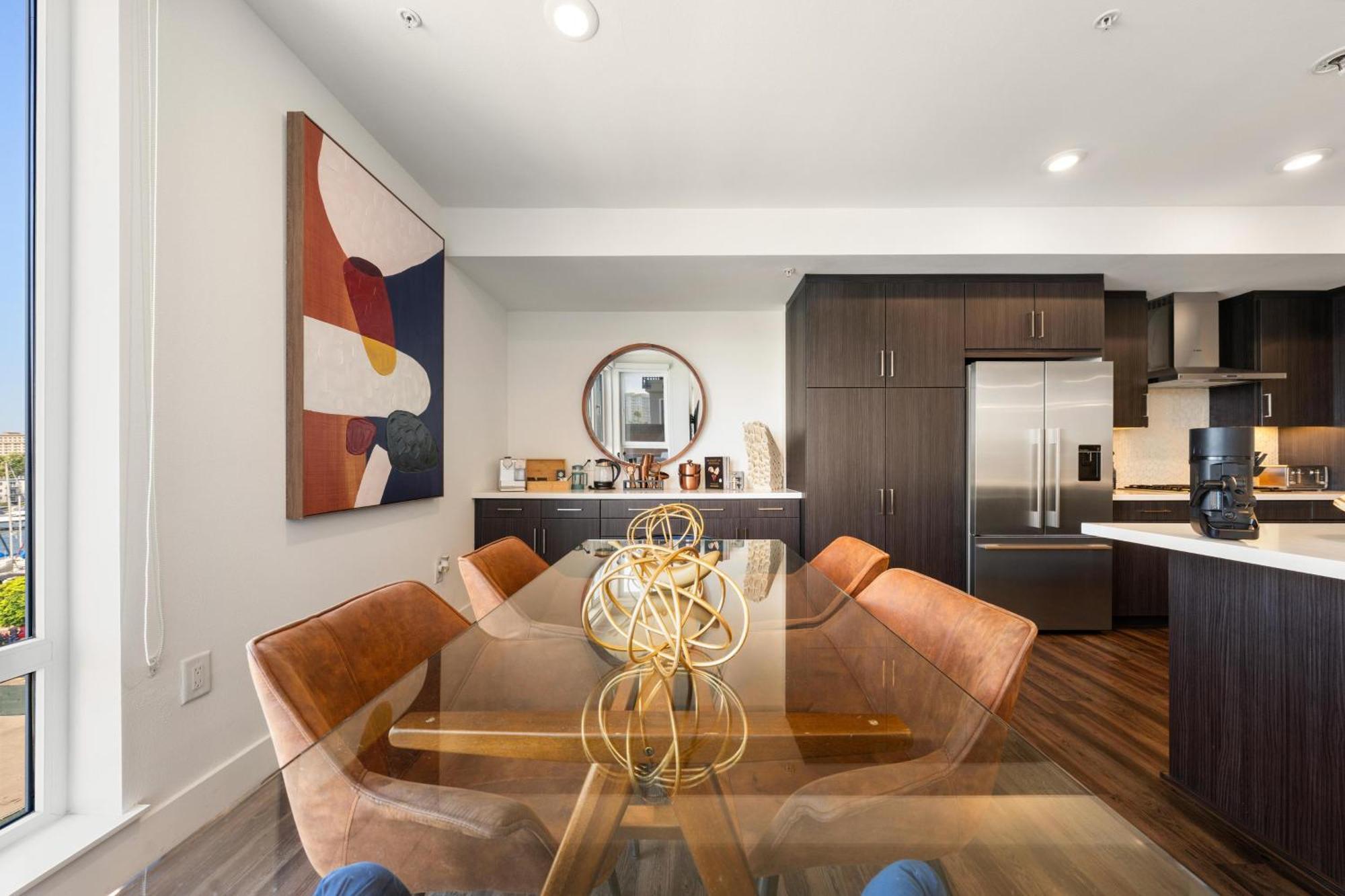 Sky-high Elegance Waterfront Penthouse 4 Beds
