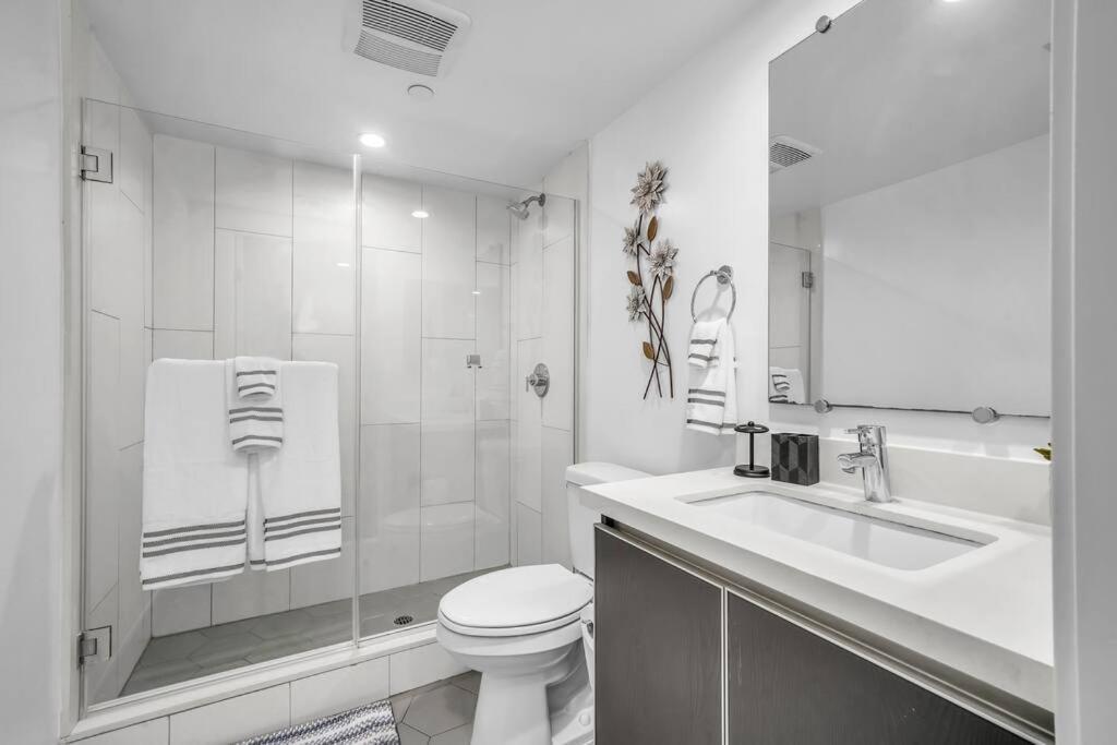 Amazing, Spacious Unit, Heart La * Los Angeles