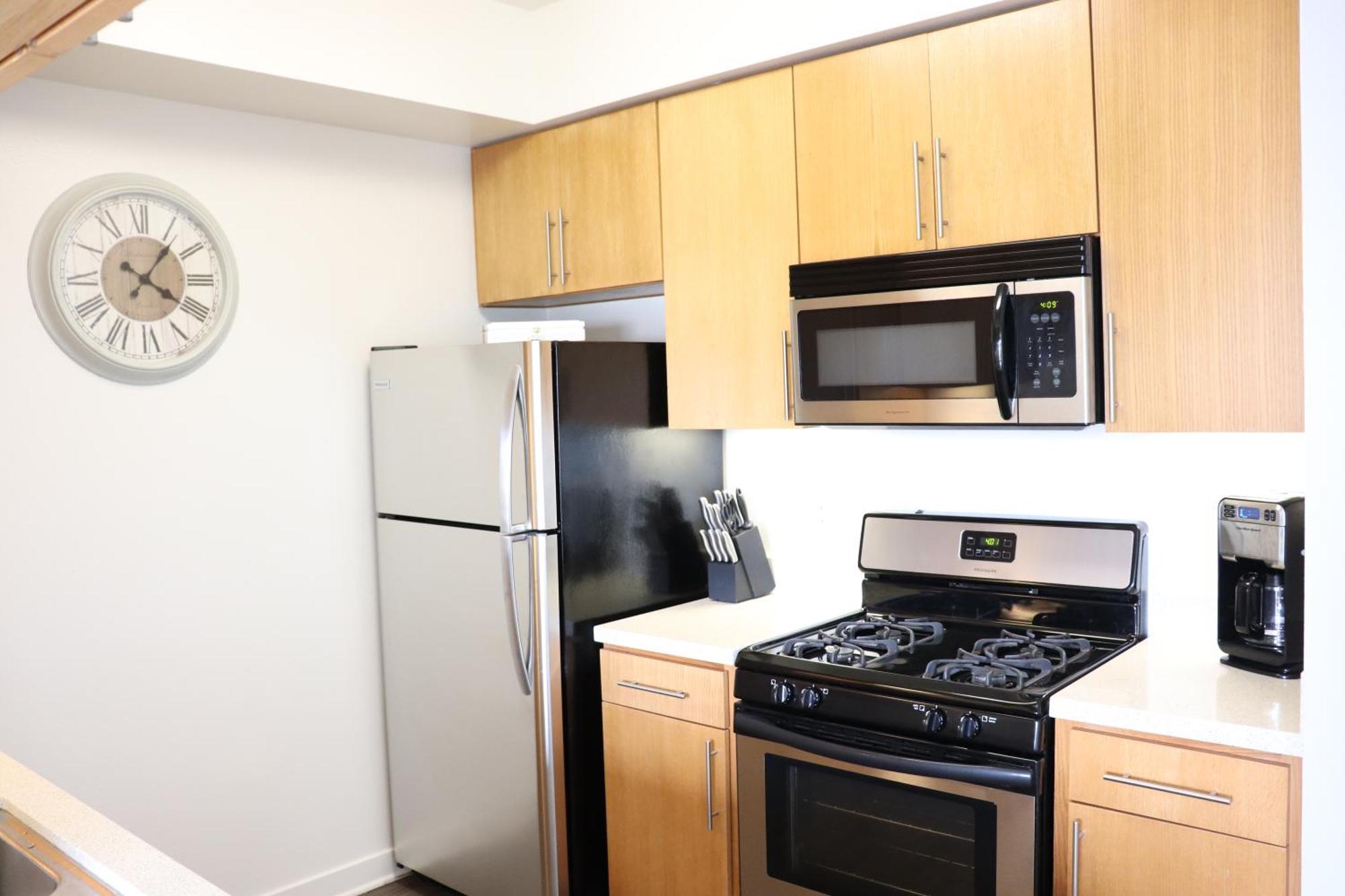 Lovely 2 Bedroom 2 Bath In Santa Monica Apartment Los Angeles