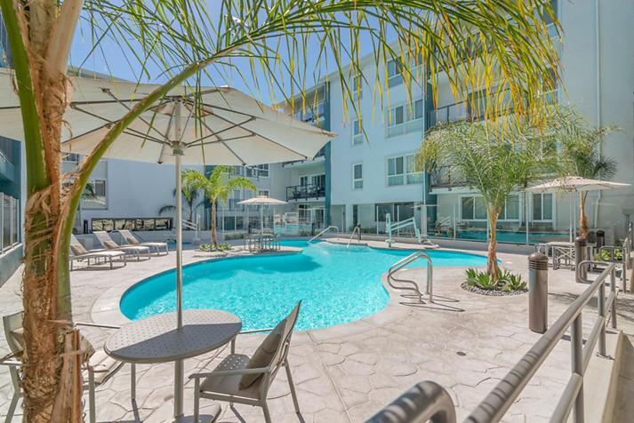 West Hollywood Penthouse With Pool! Apartment Los Angeles