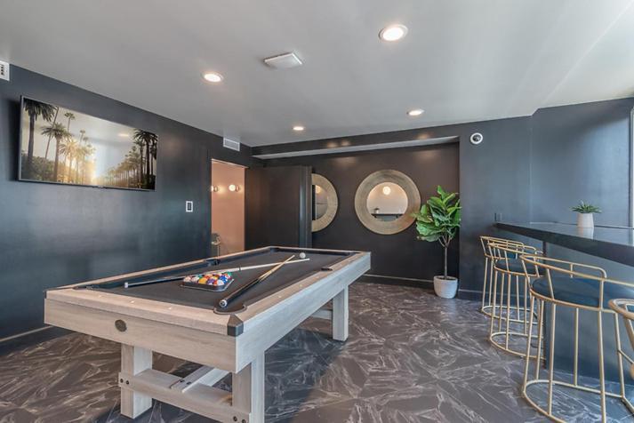 West Hollywood Penthouse With Pool! Apartment *
