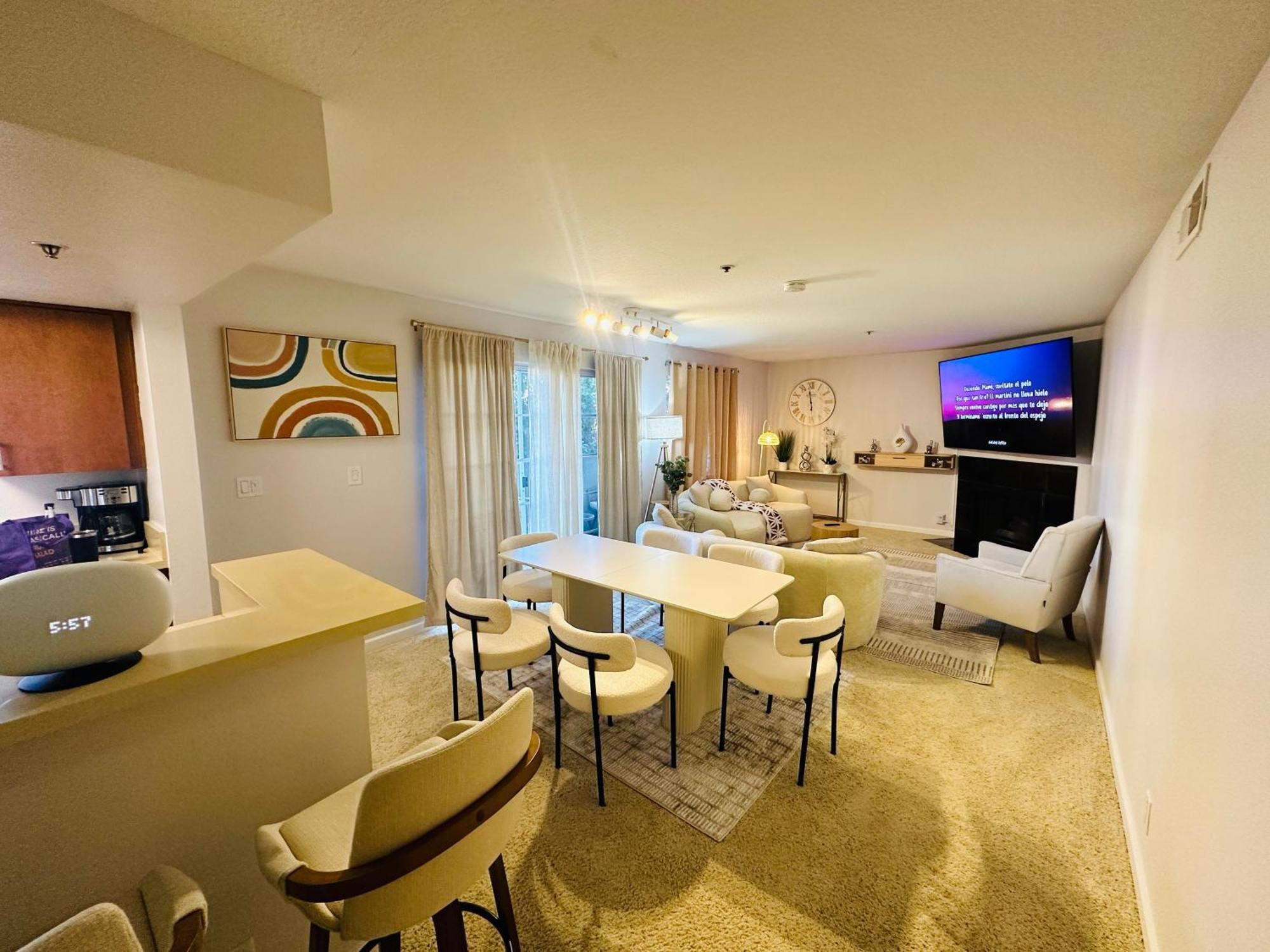 Mid-city Charm 2br Near Hotspots! *