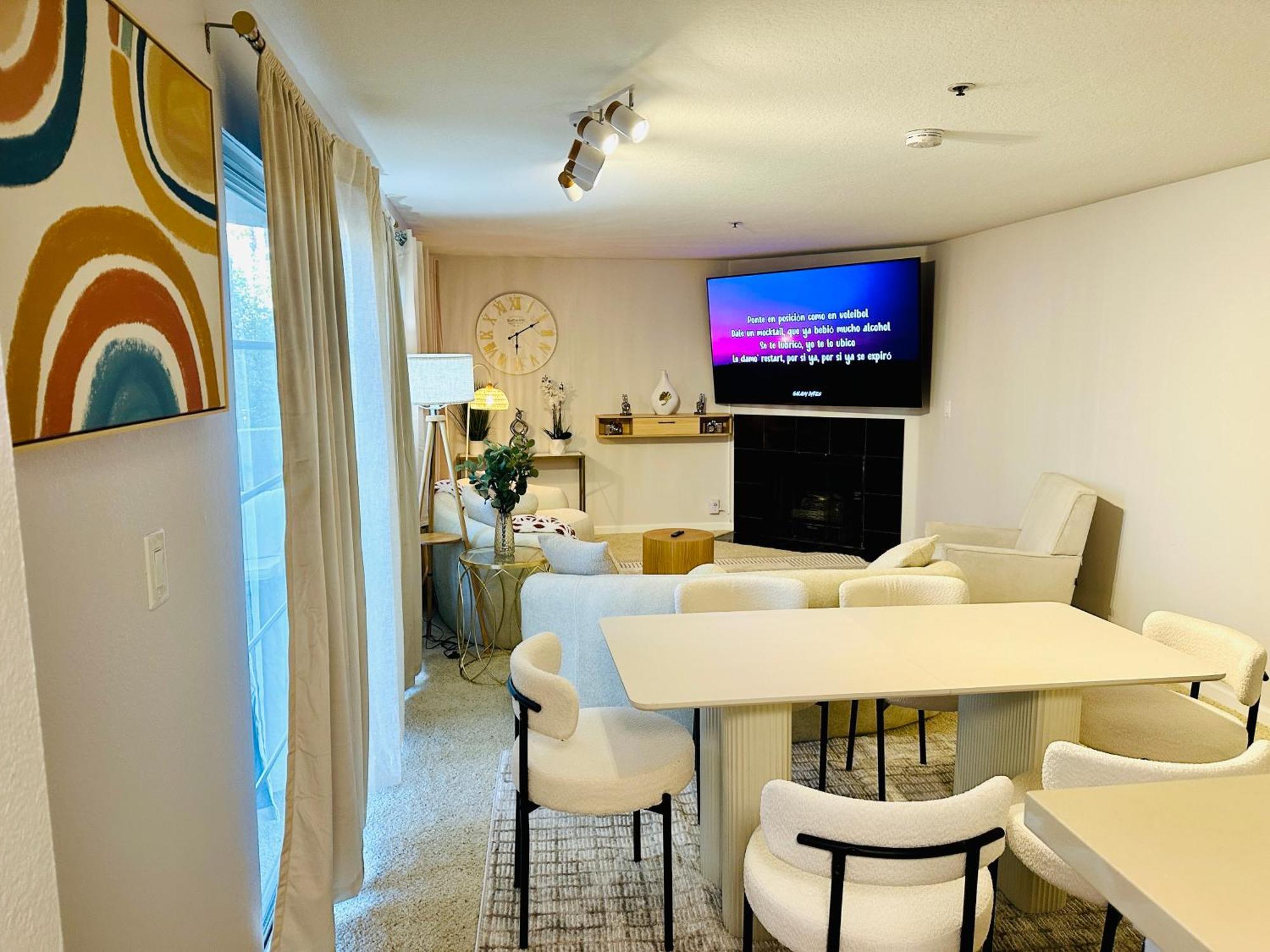 Apartment Mid-city Charm 2br Near Hotspots! *