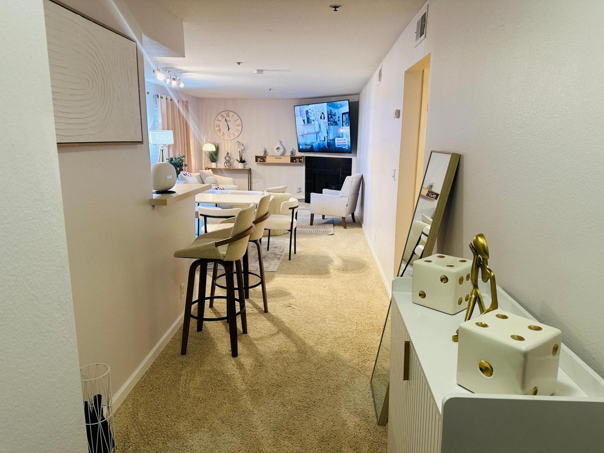 Mid-city Charm 2br Near Hotspots! Apartment Los Angeles