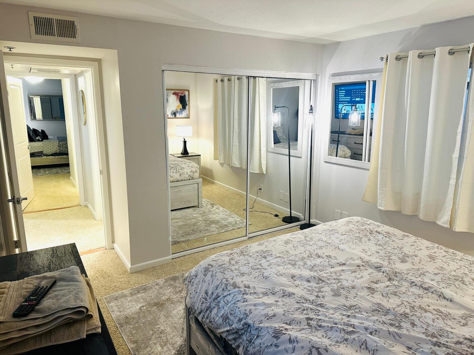 Mid-city Charm 2br Near Hotspots! Apartment
