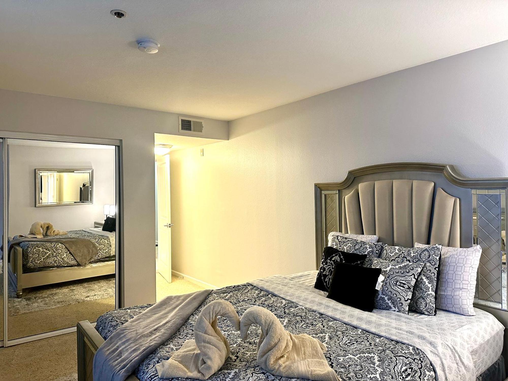 Mid-city Charm 2br Near Hotspots!