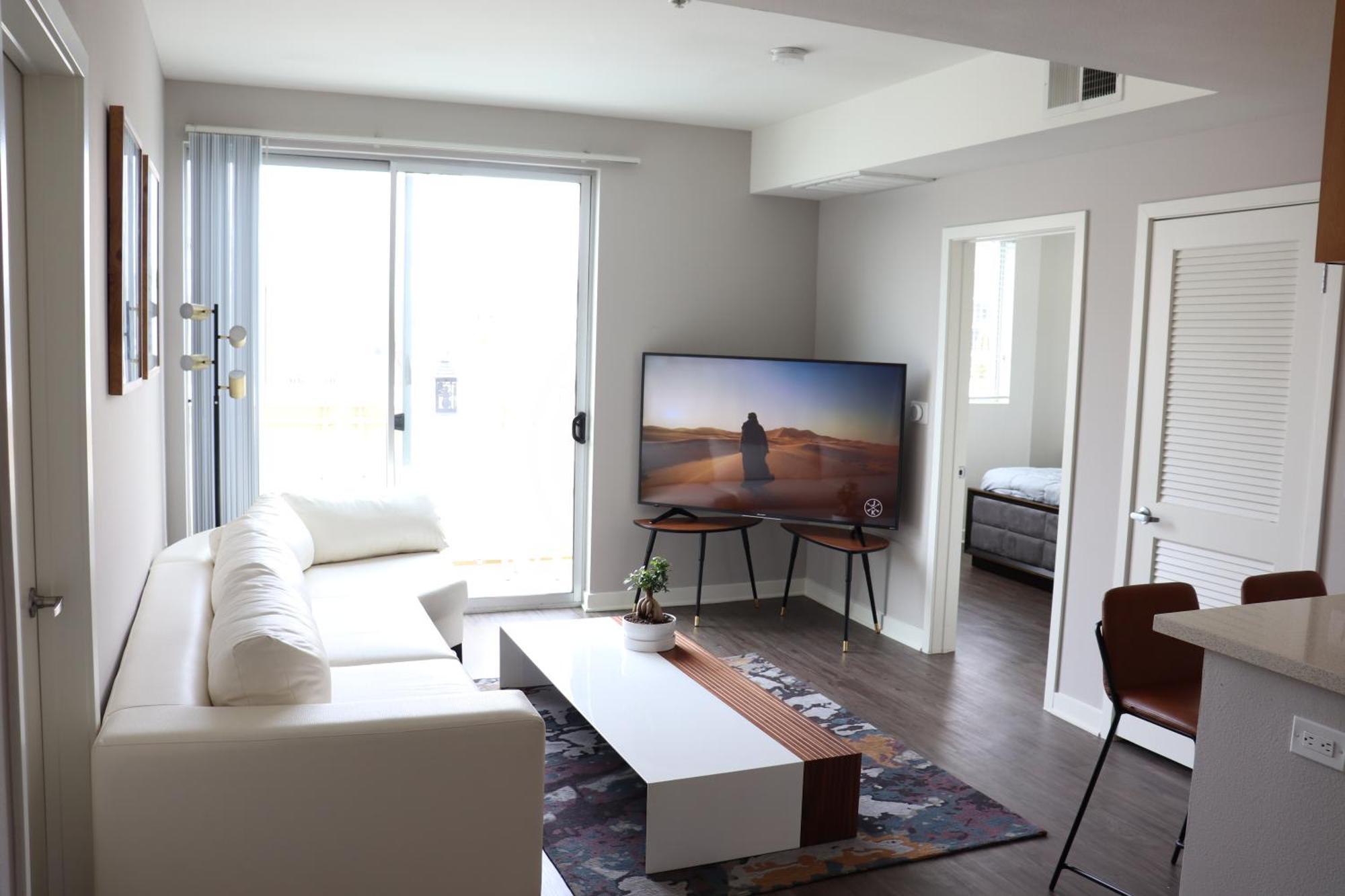 Heart Of Santa Monica 2 Bedroom 2 Bath Apartment Los Angeles